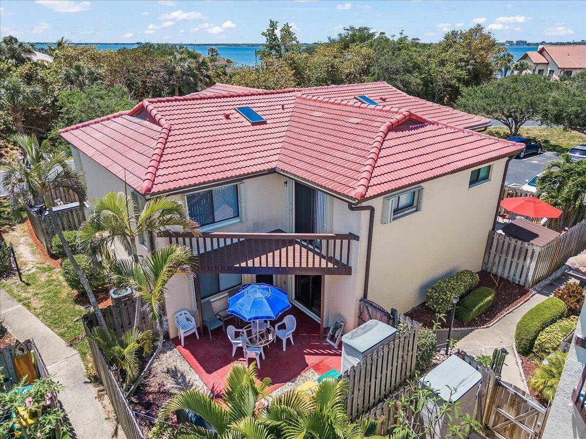 Melbourne Beach, FL 32951,3301 River Villa WAY