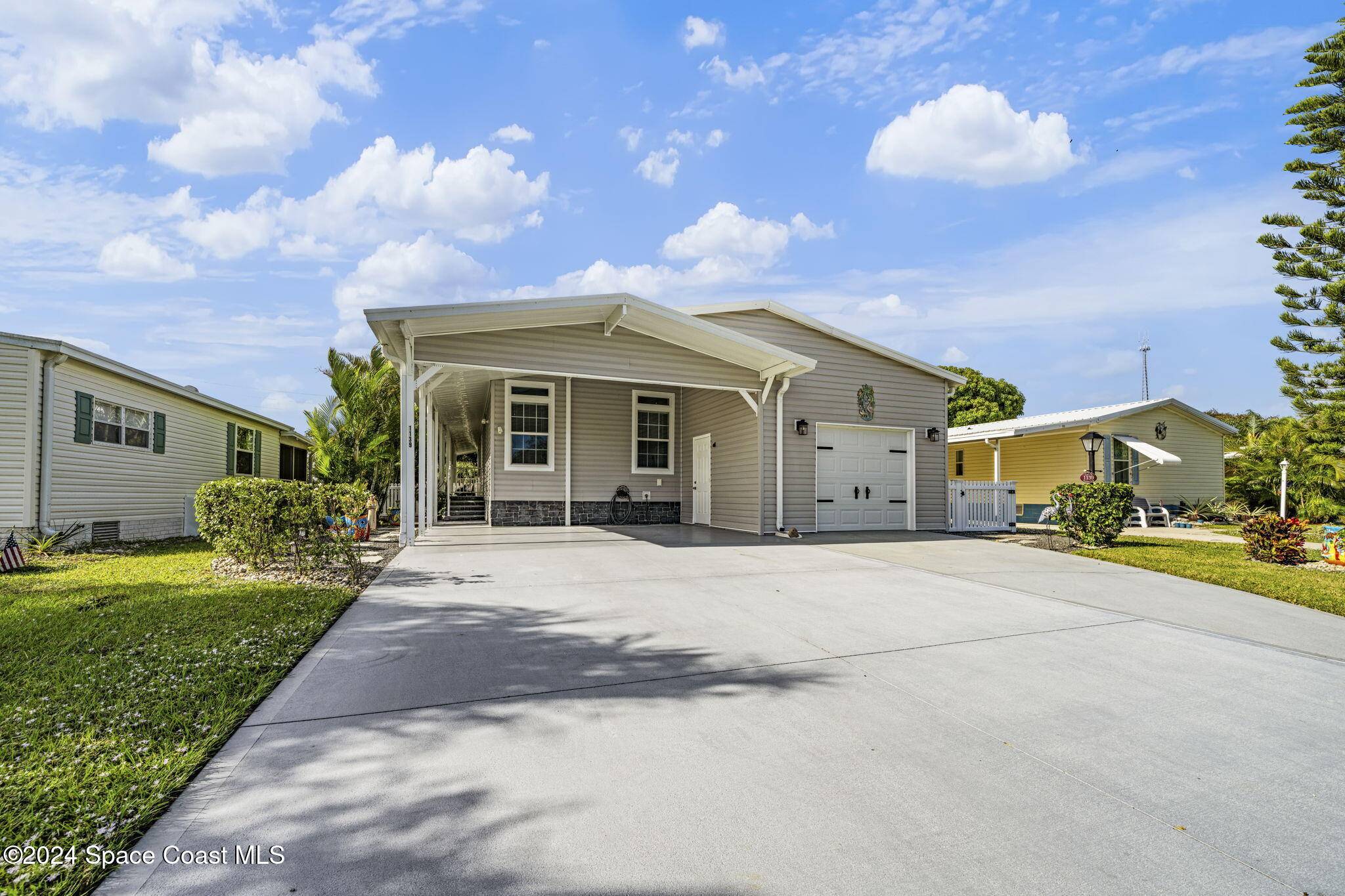 Barefoot Bay, FL 32976,1139 Barefoot CIR