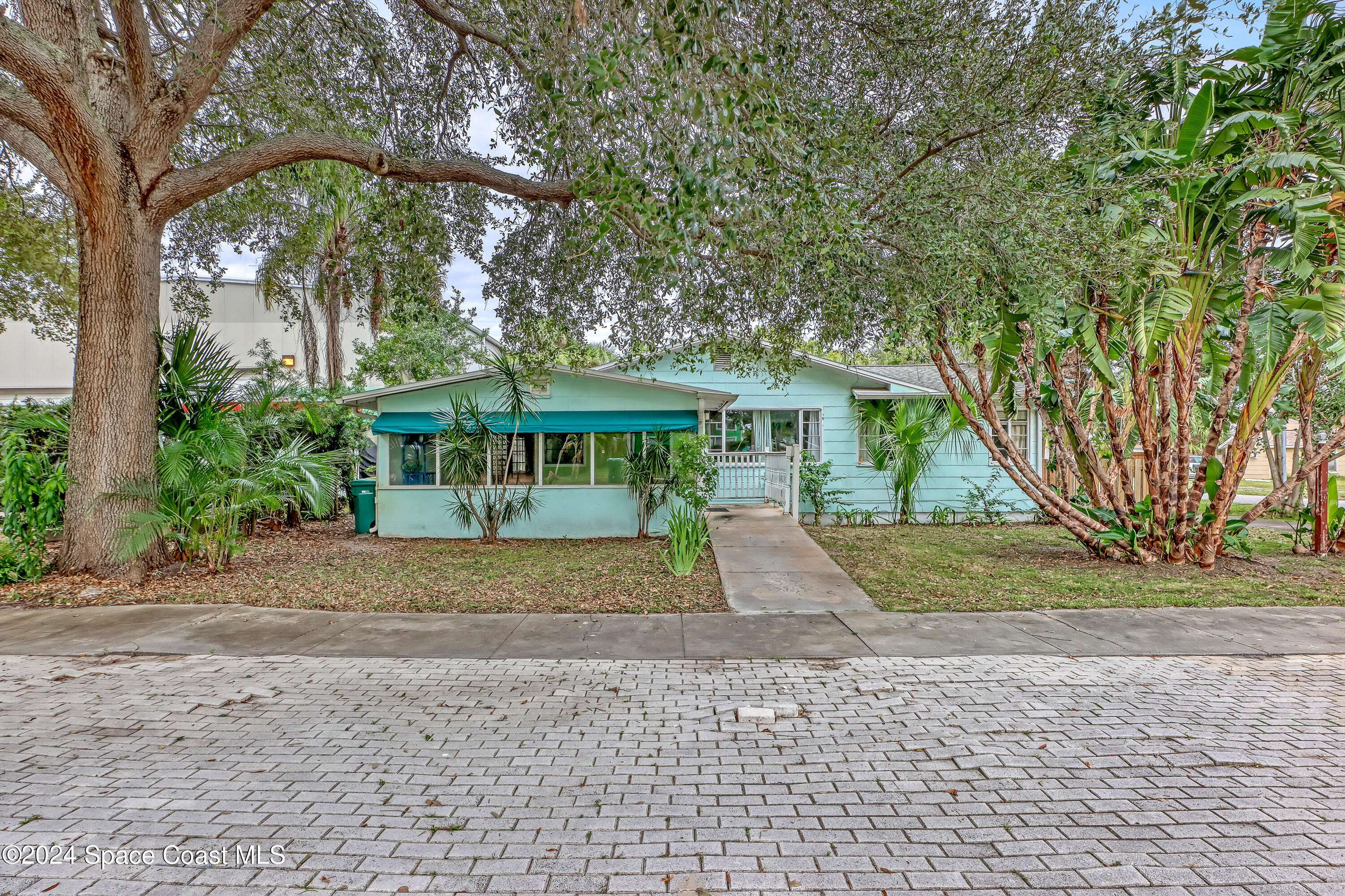 Melbourne, FL 32901,916 Columbus AVE