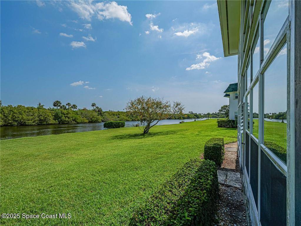Vero Beach, FL 32960,2800 Indian River BLVD #L-2
