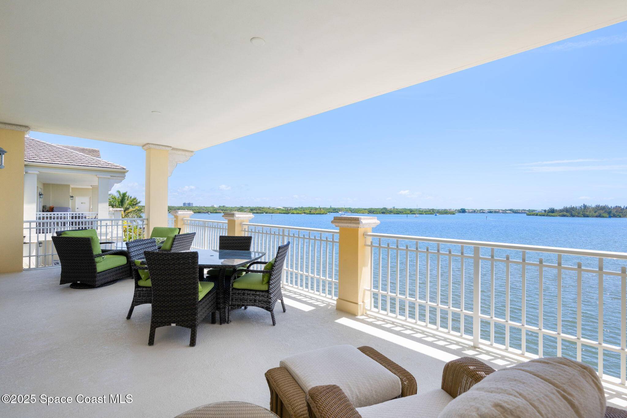 Vero Beach, FL 32960,7 Royal Palm Pointe #Ph-E