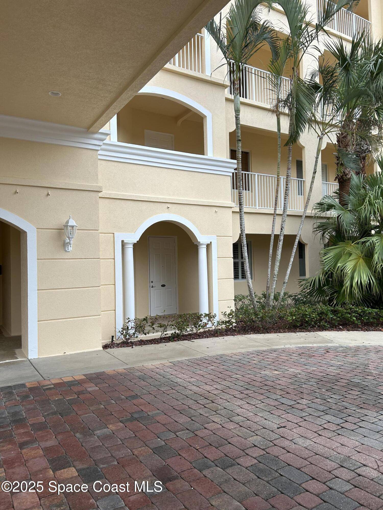Hutchinson Island, FL 34949,24 Harbour Isle DR W #104