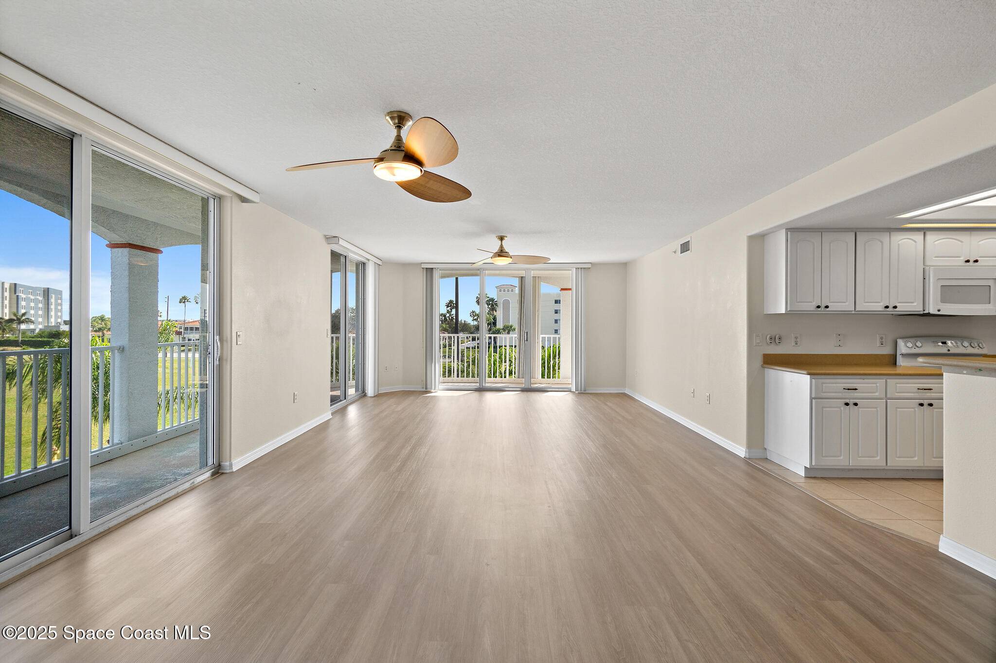 Cape Canaveral, FL 32920,768 Lago DR #302