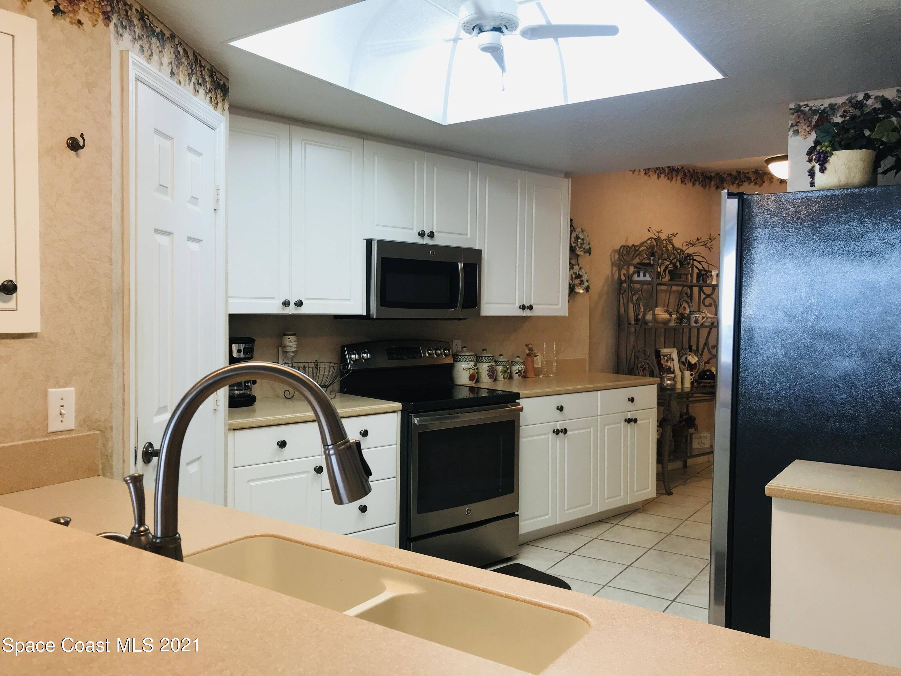 Cocoa, FL 32922,104 Riverside DR #403