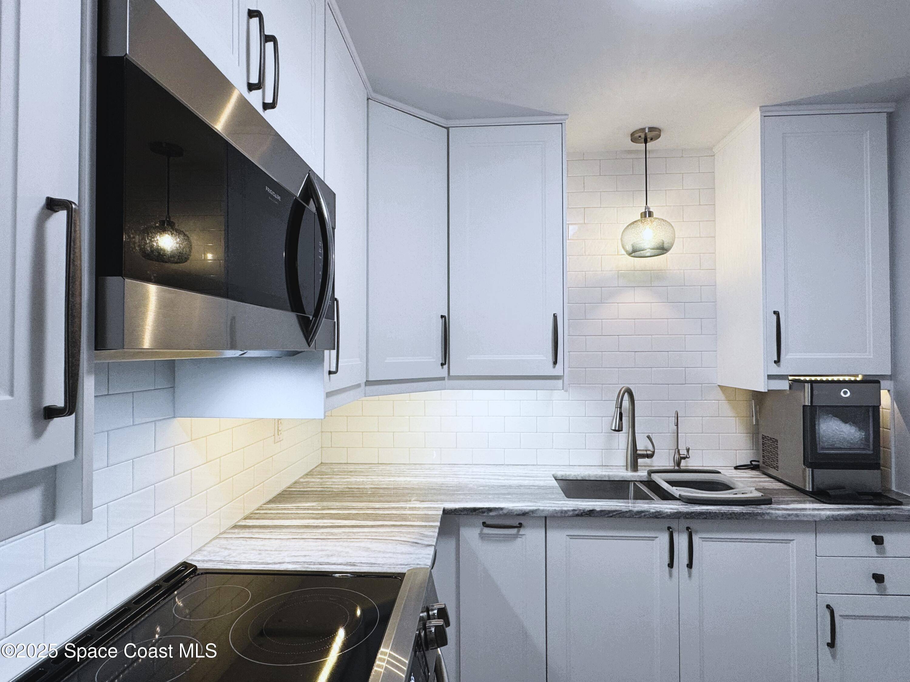 Merritt Island, FL 32952,180 Bounty ST #B1-101