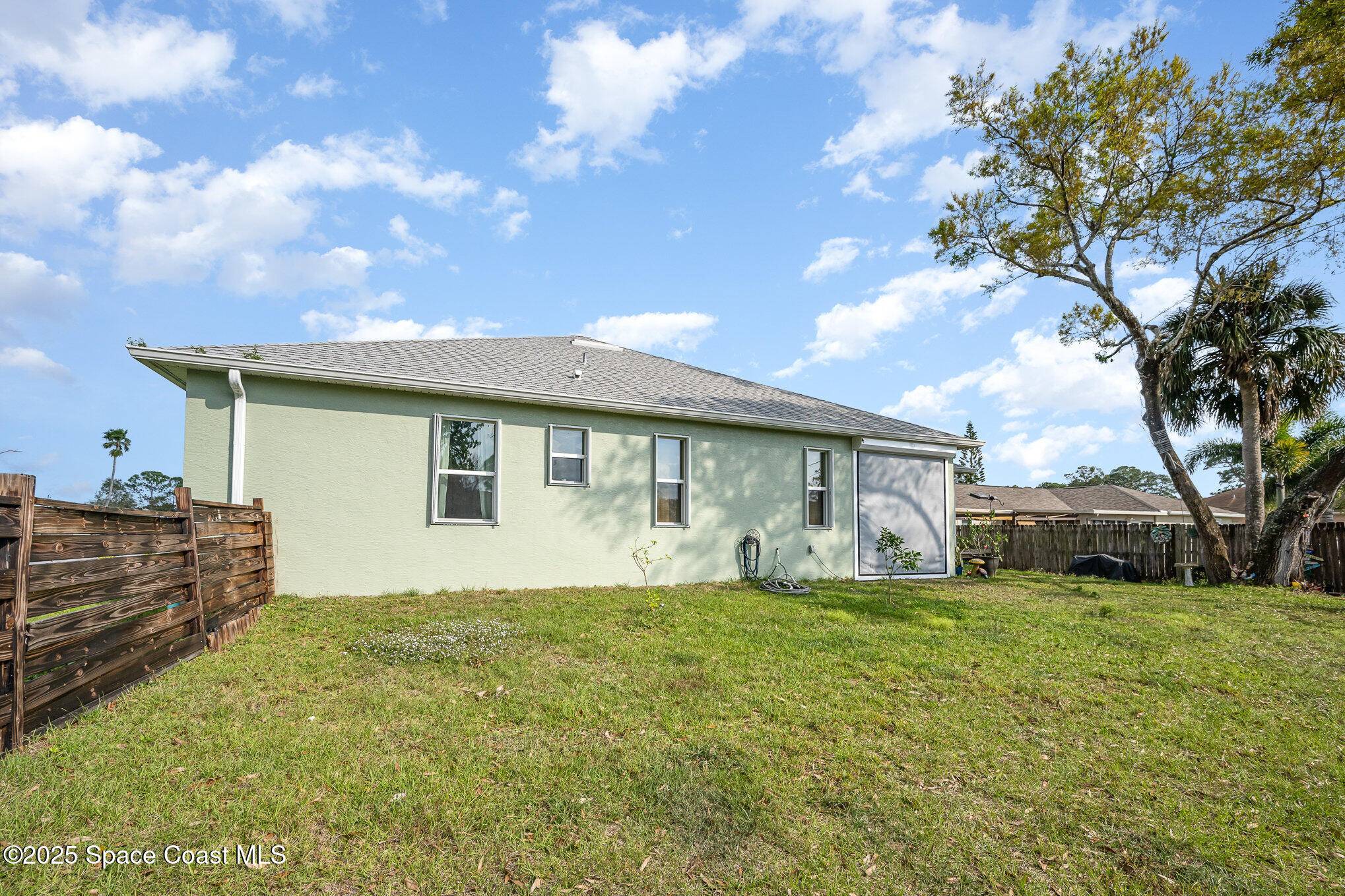 Palm Bay, FL 32907,898 Gera AVE NW