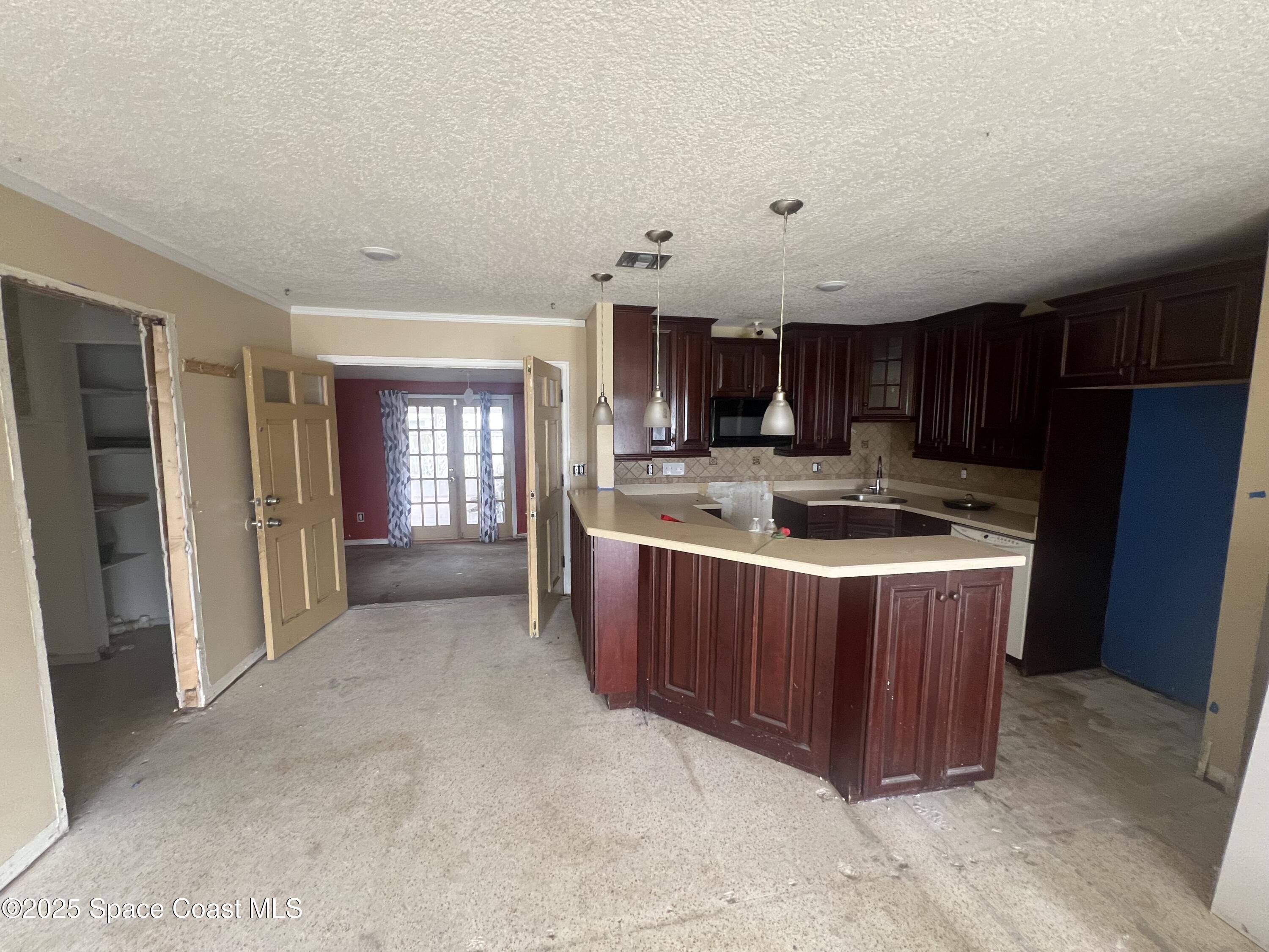 Palm Bay, FL 32905,943 Canal LN NE