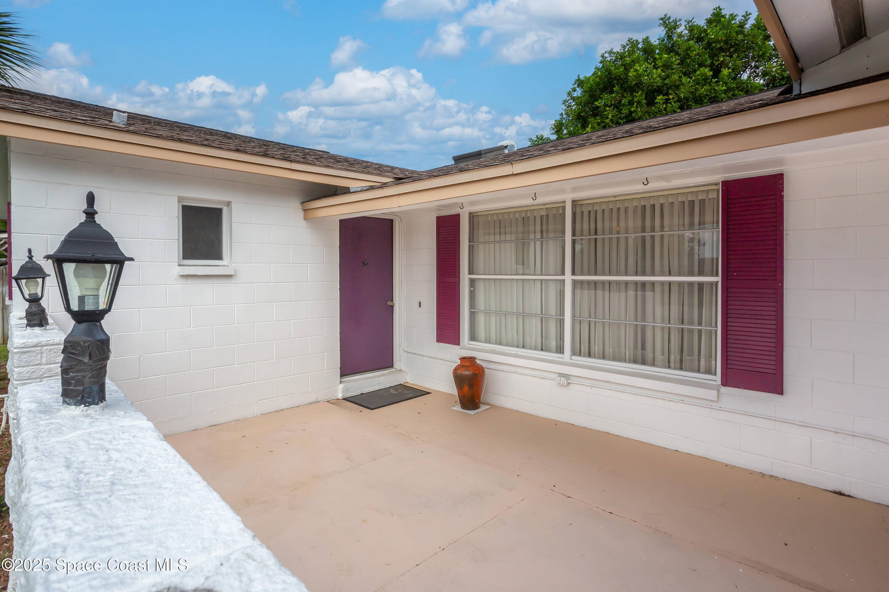 Merritt Island, FL 32953,240 Catalina Isle DR