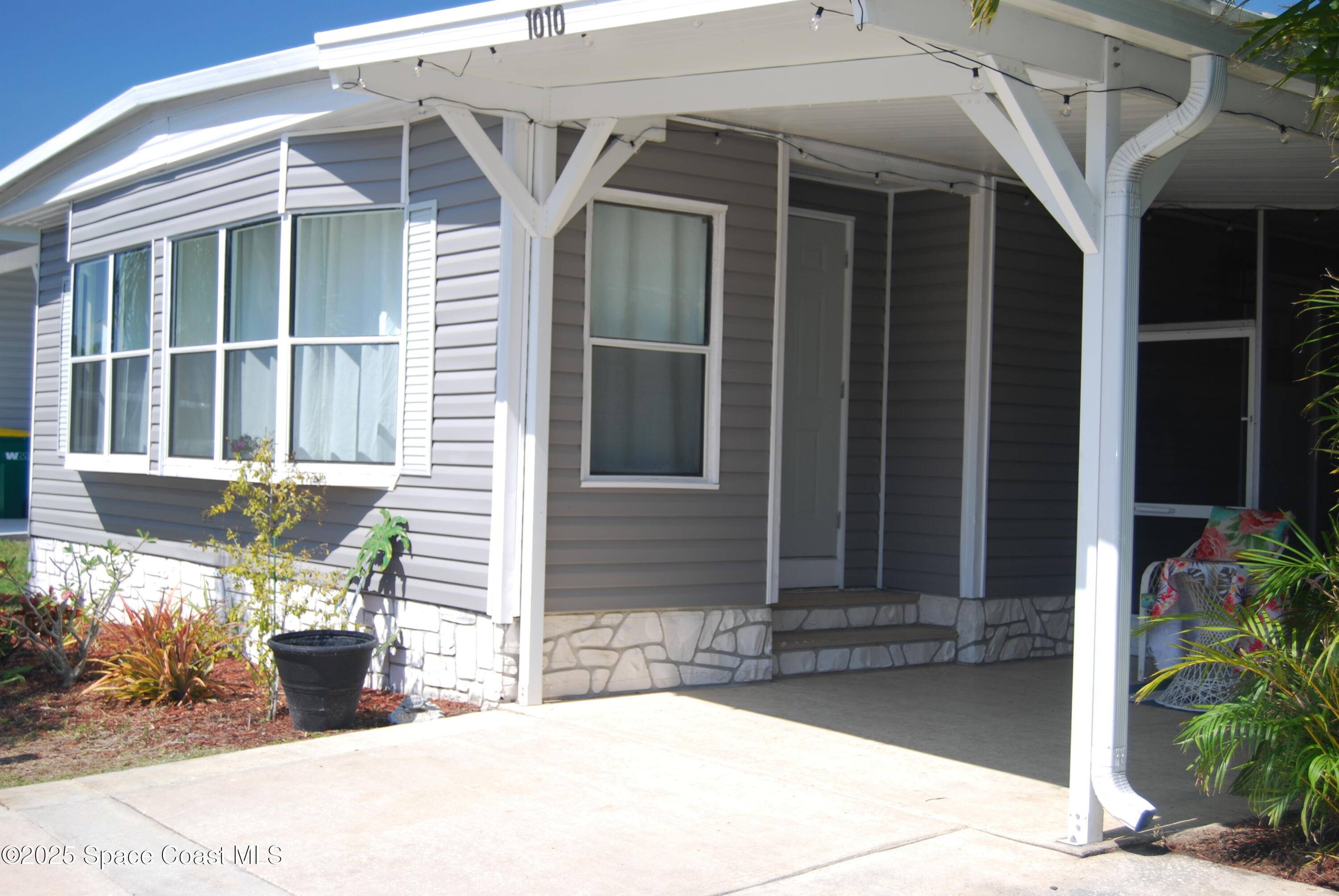 Barefoot Bay, FL 32976,1010 Wren CIR