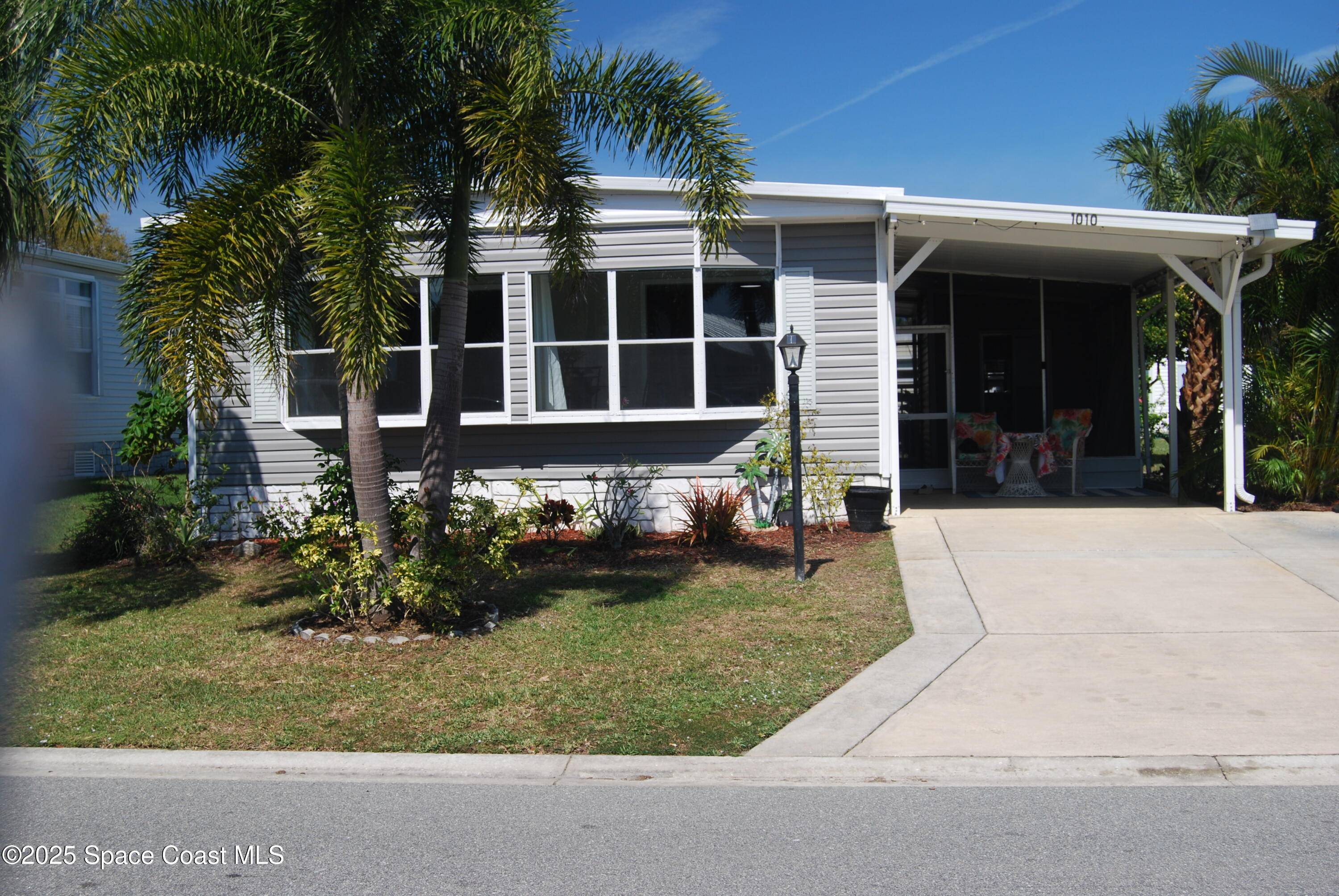 Barefoot Bay, FL 32976,1010 Wren CIR