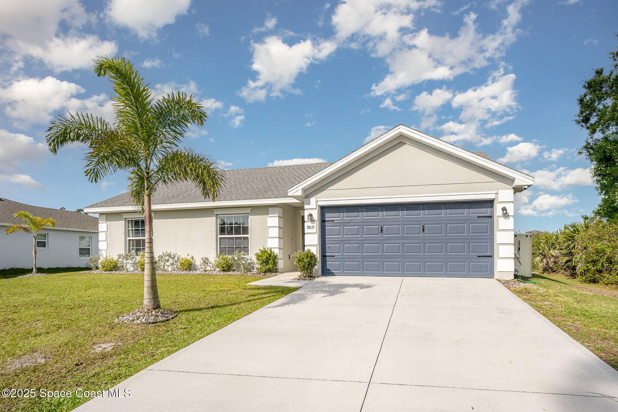 Palm Bay, FL 32909,909 Sable CIR SE