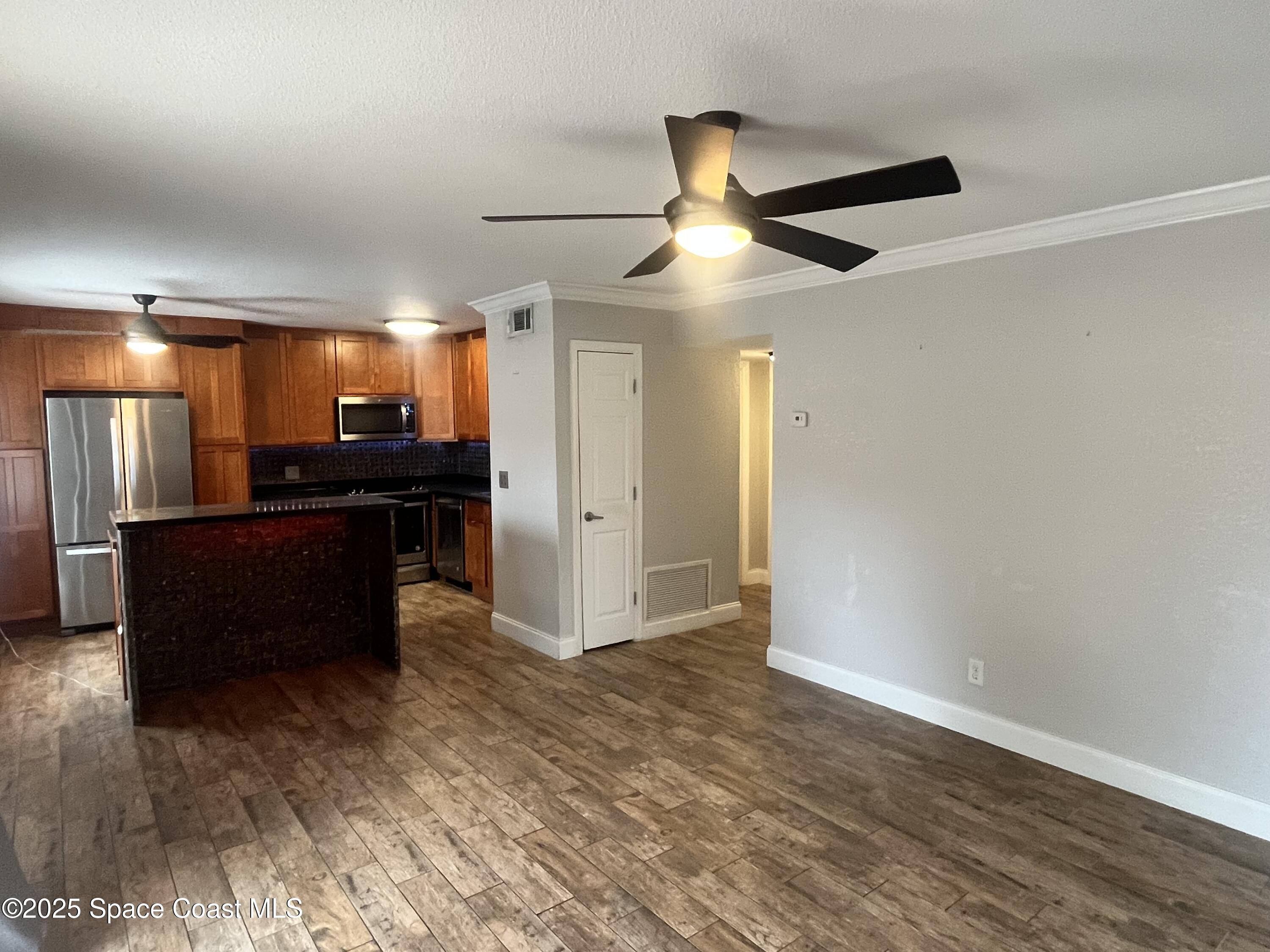 Indian Harbour Beach, FL 32937,145 E Colonial CT #B