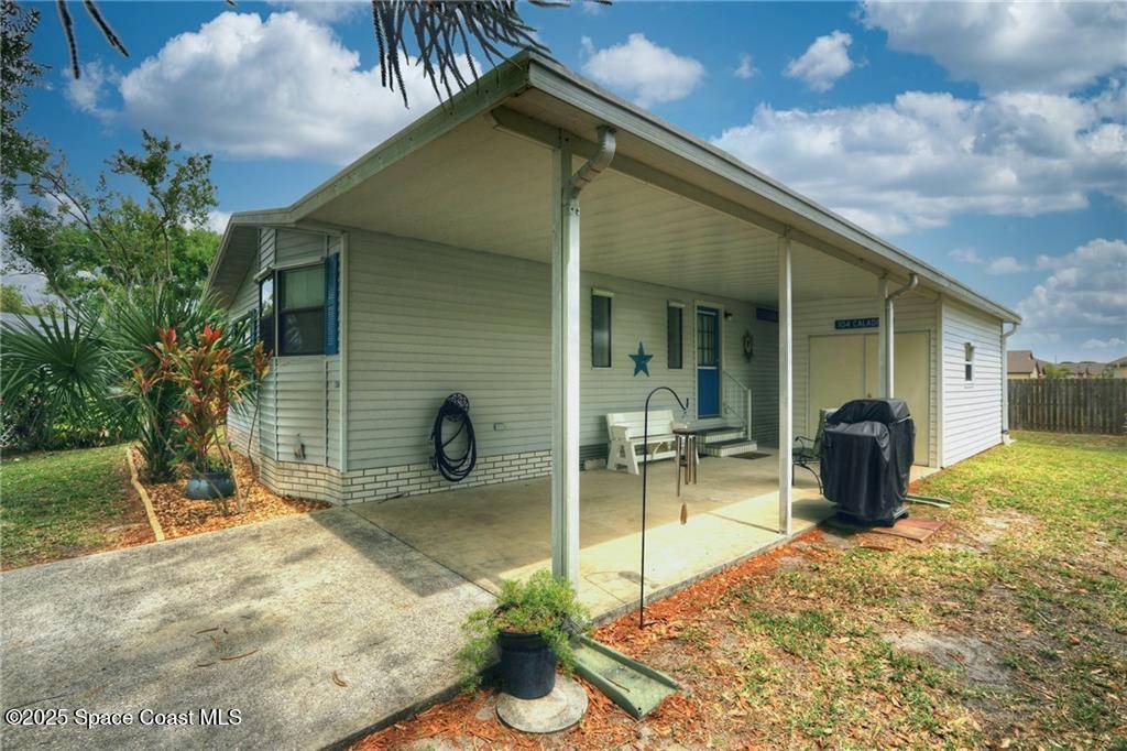 Barefoot Bay, FL 32976,104 Caladium CT