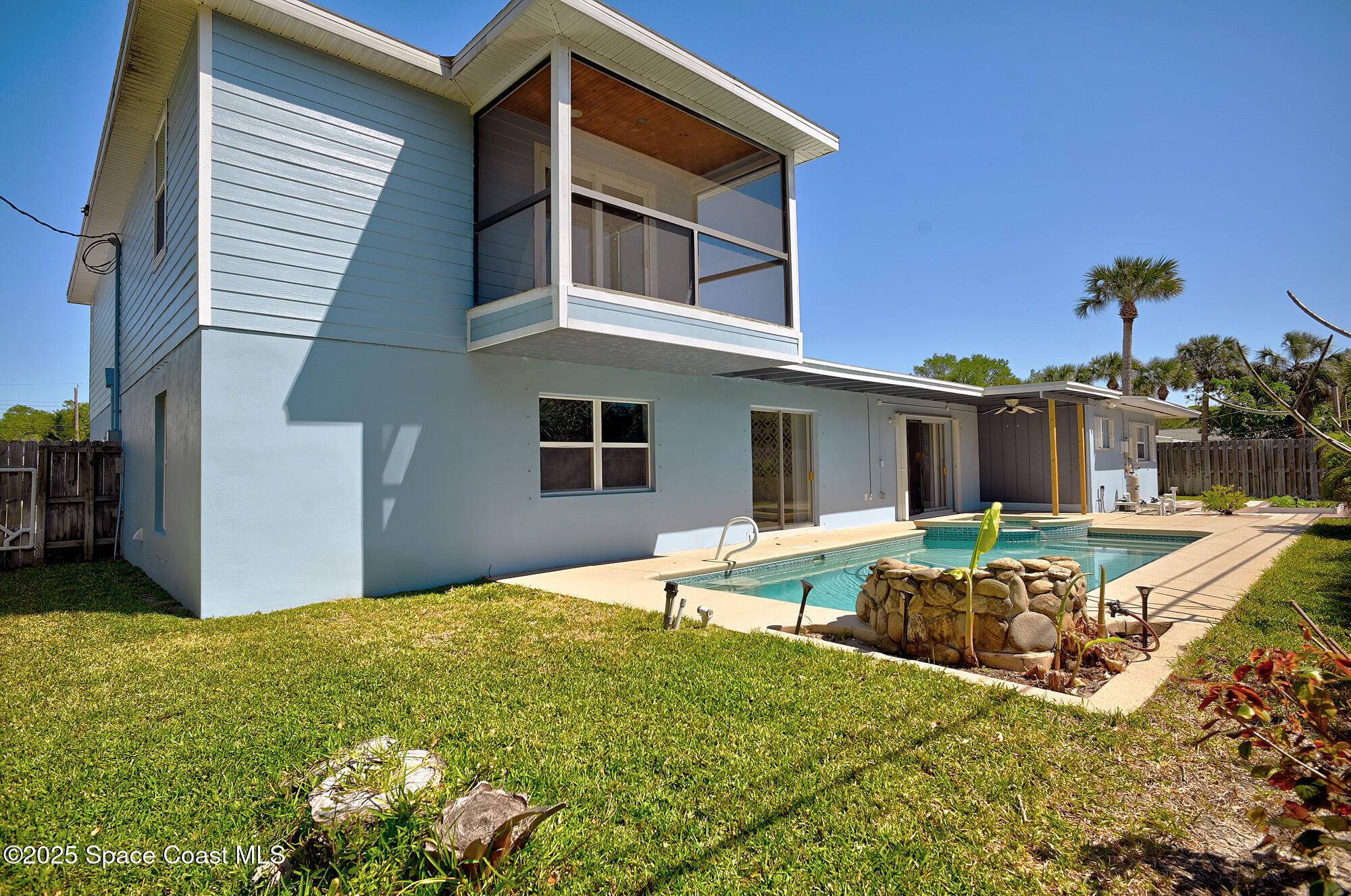Indialantic, FL 32903,525 Seabreeze DR