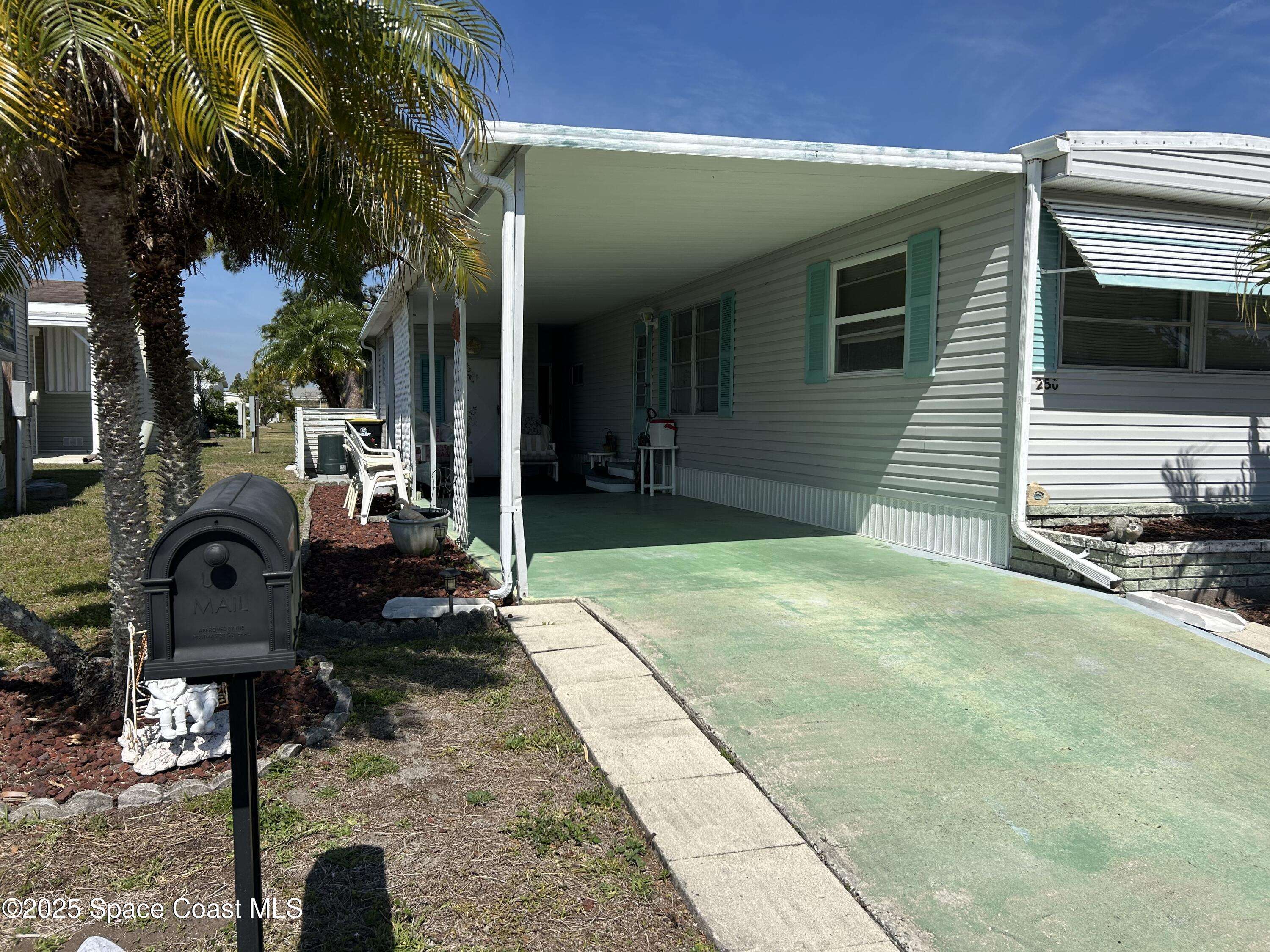 Palm Bay, FL 32907,250 Blossom LN