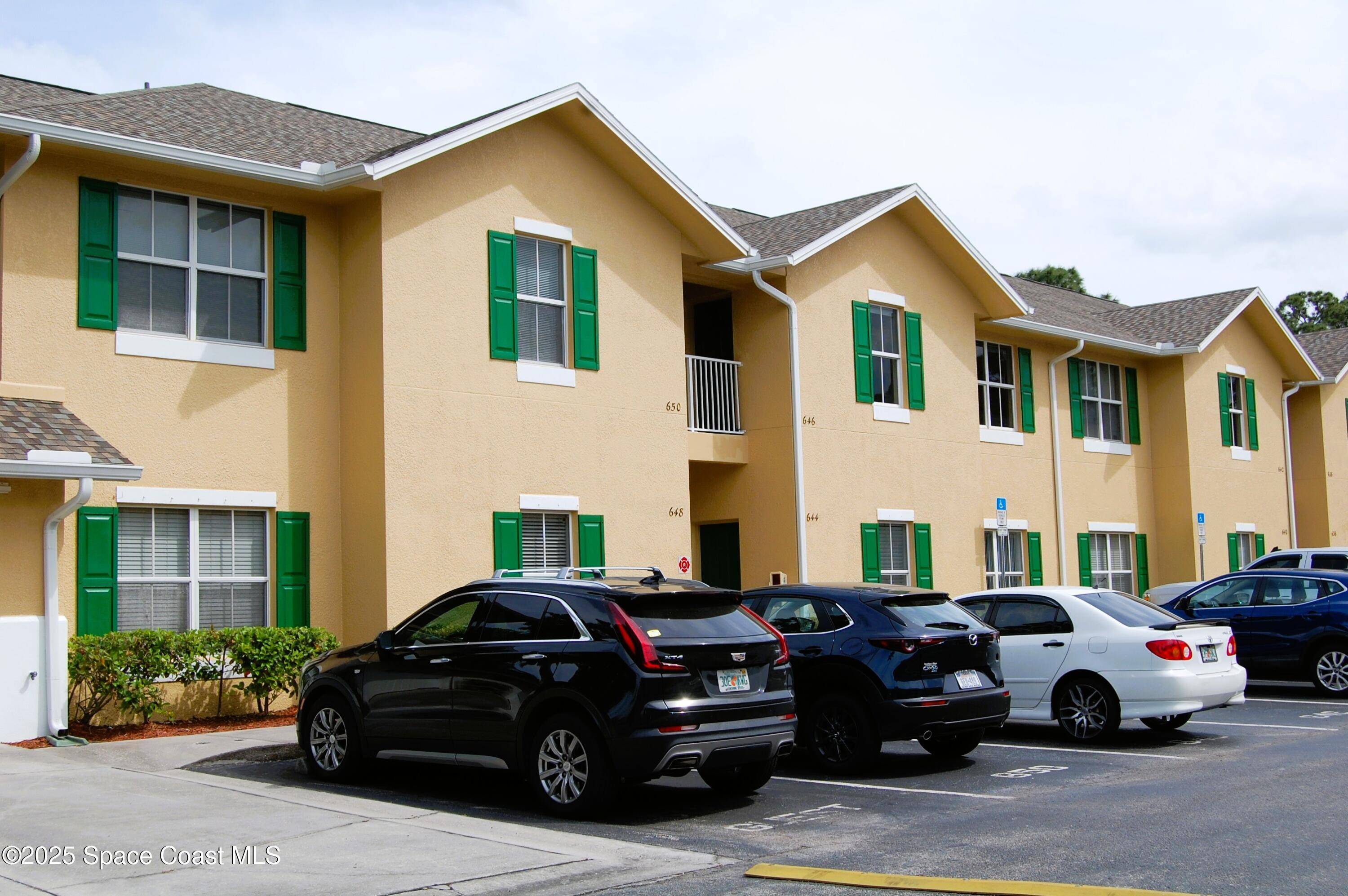 Palm Bay, FL 32905,646 Cedar Side CIR NE