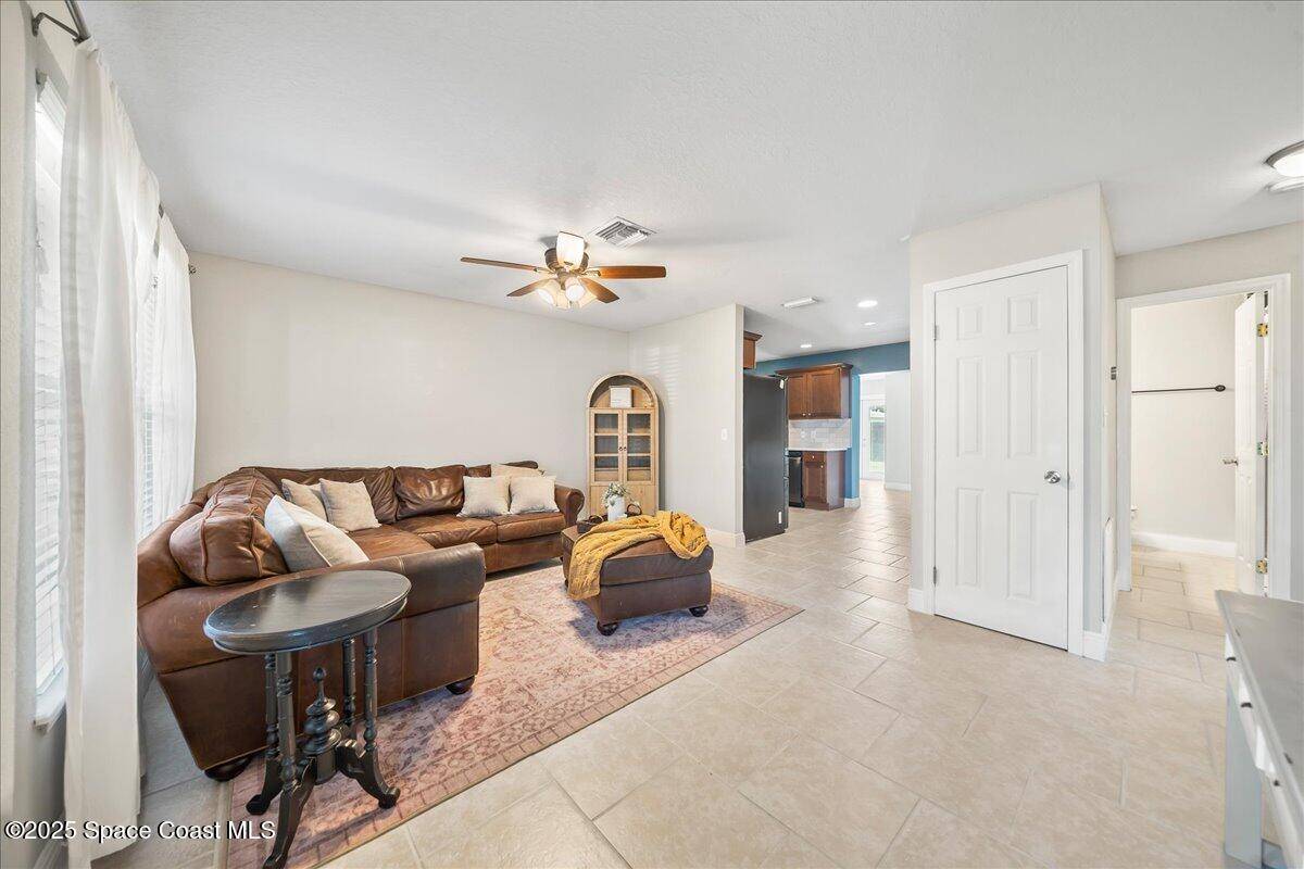 Melbourne, FL 32935,619 Sioux AVE