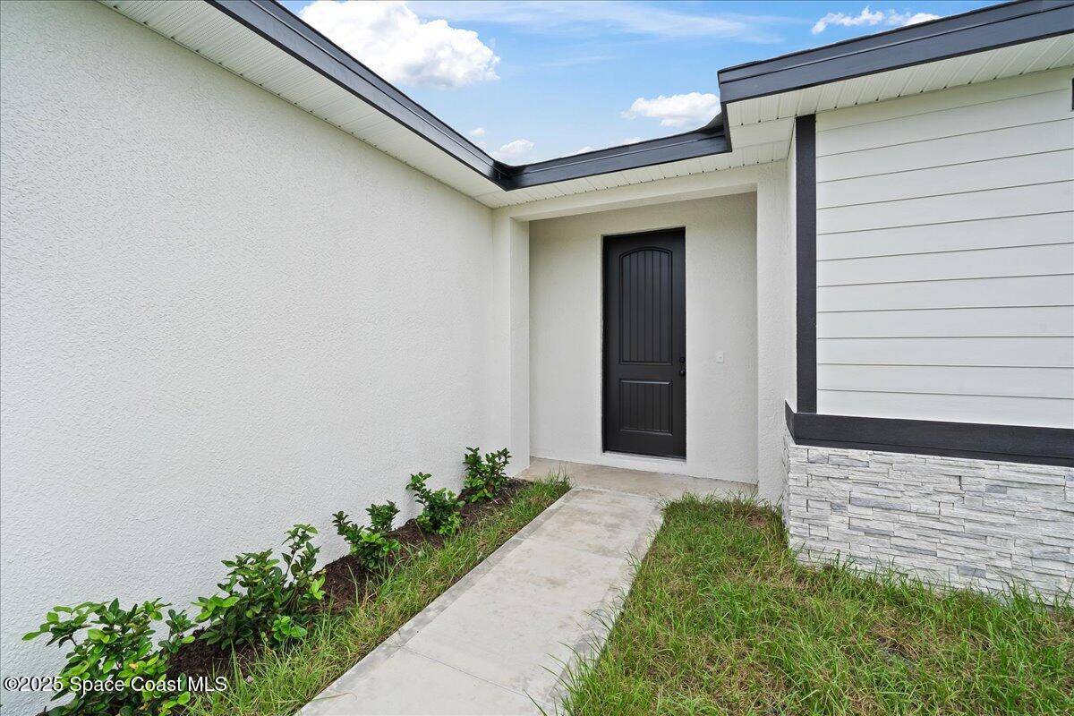 Palm Bay, FL 32909,607 Gagnon ST SE