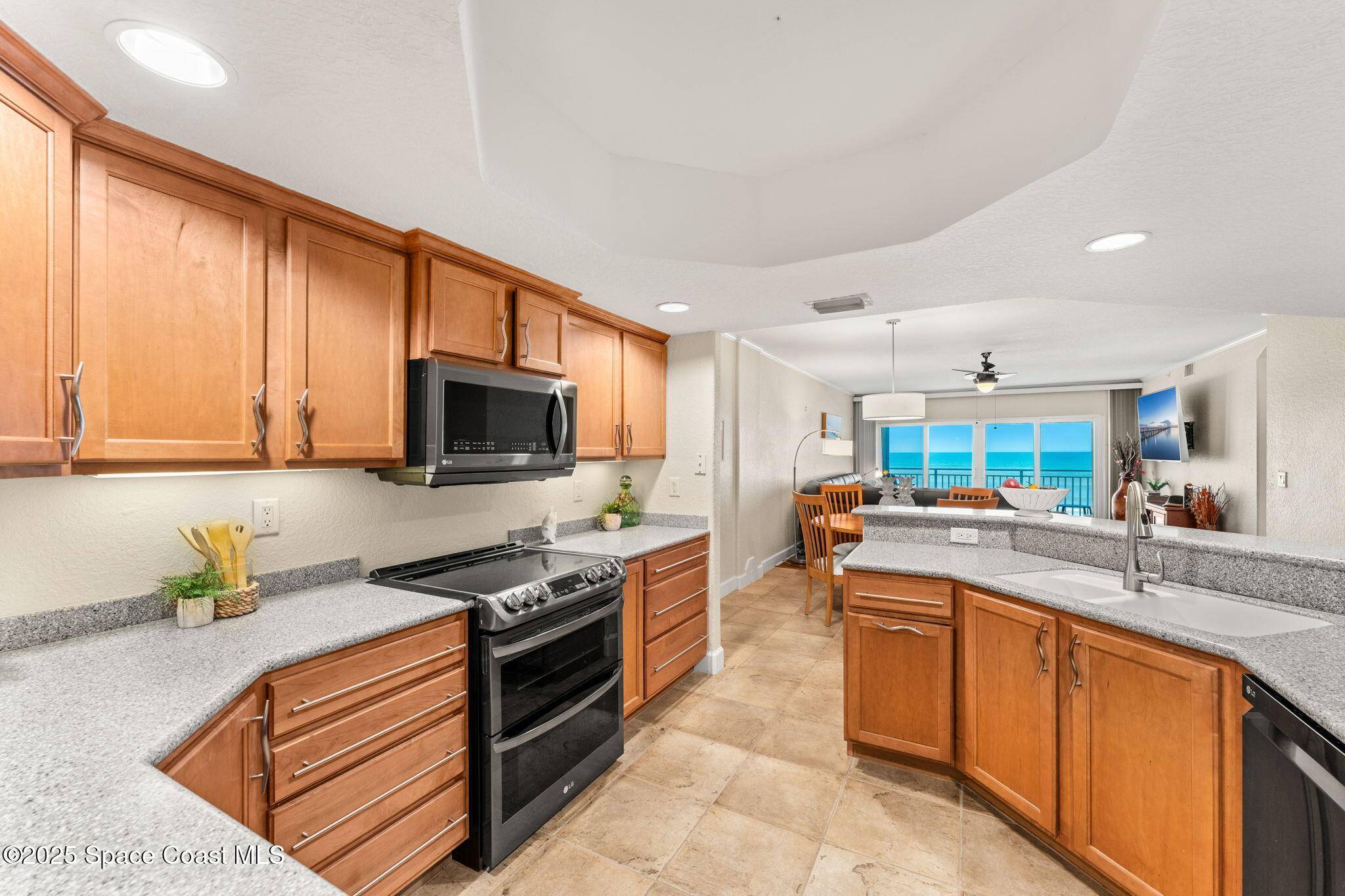 Indian Harbour Beach, FL 32937,2035 Jimmy Buffett Mem HWY #203