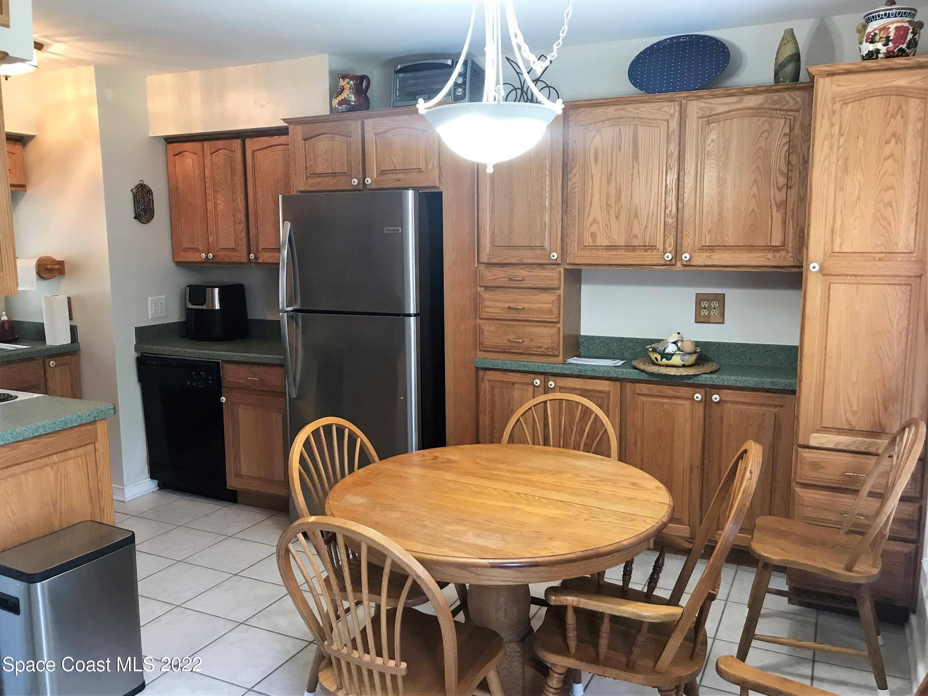 Indian Harbour Beach, FL 32937,917 Jamestown AVE #100