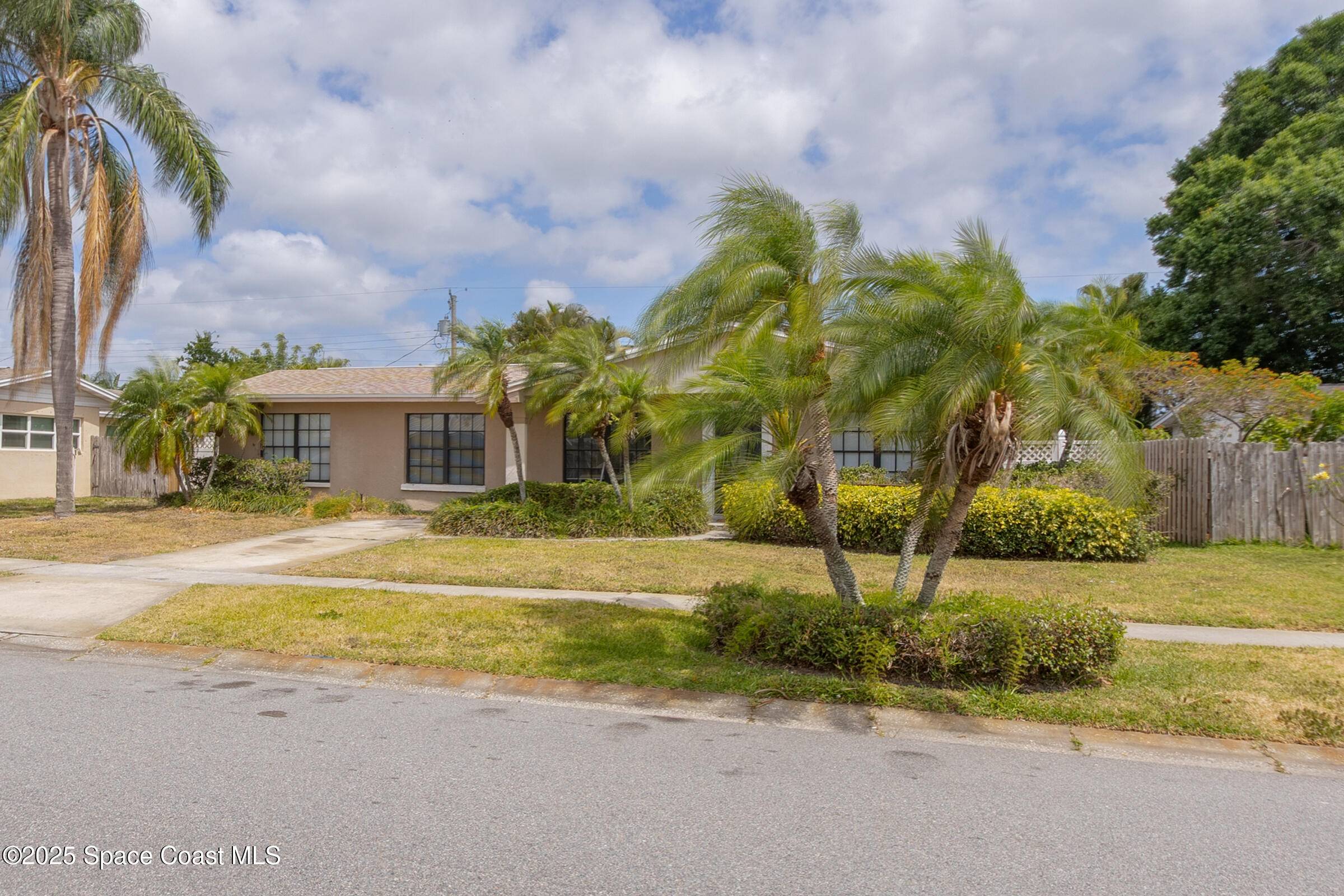 Melbourne, FL 32935,2180 Lakeview DR