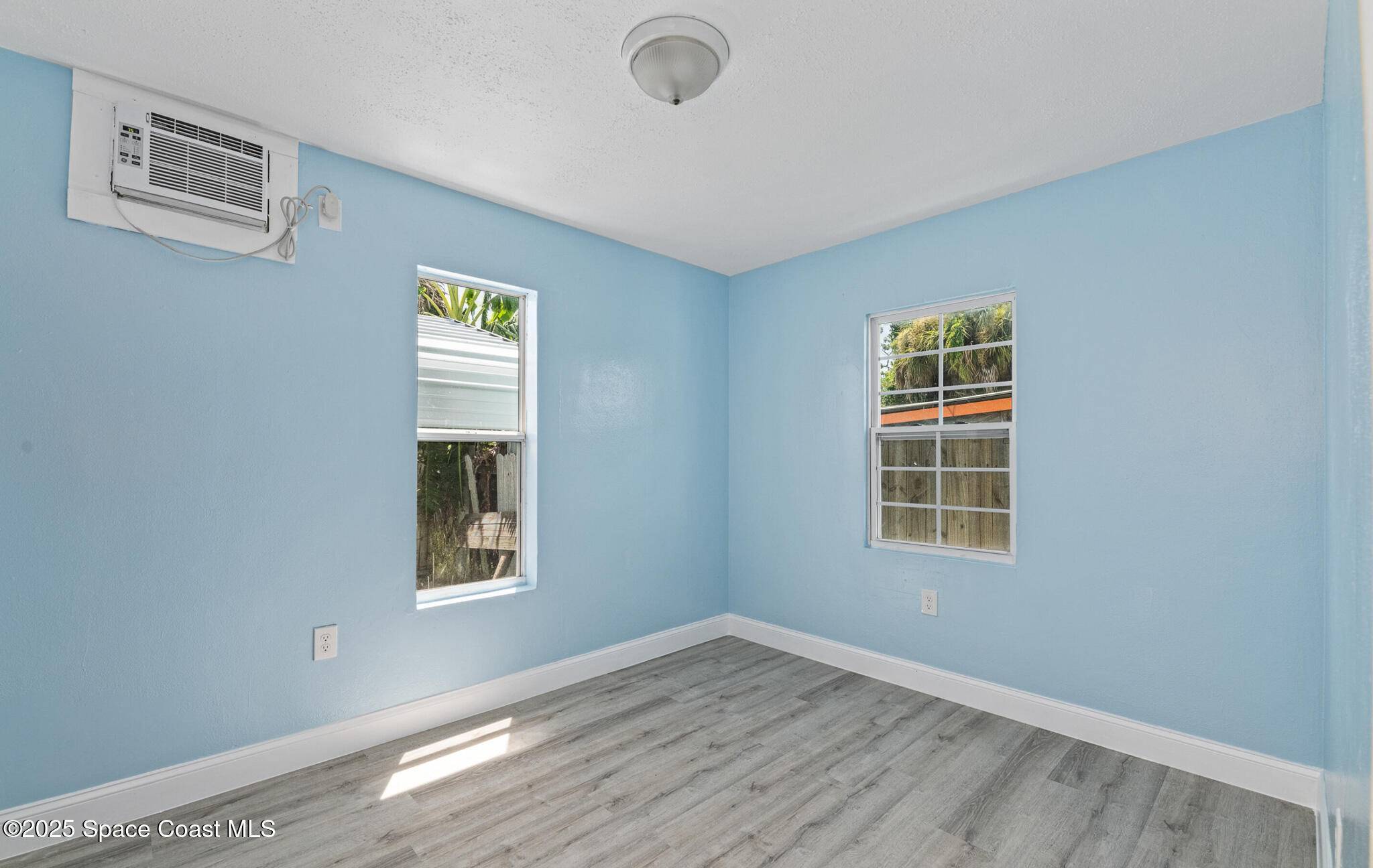 Melbourne, FL 32935,1975 Aurora RD