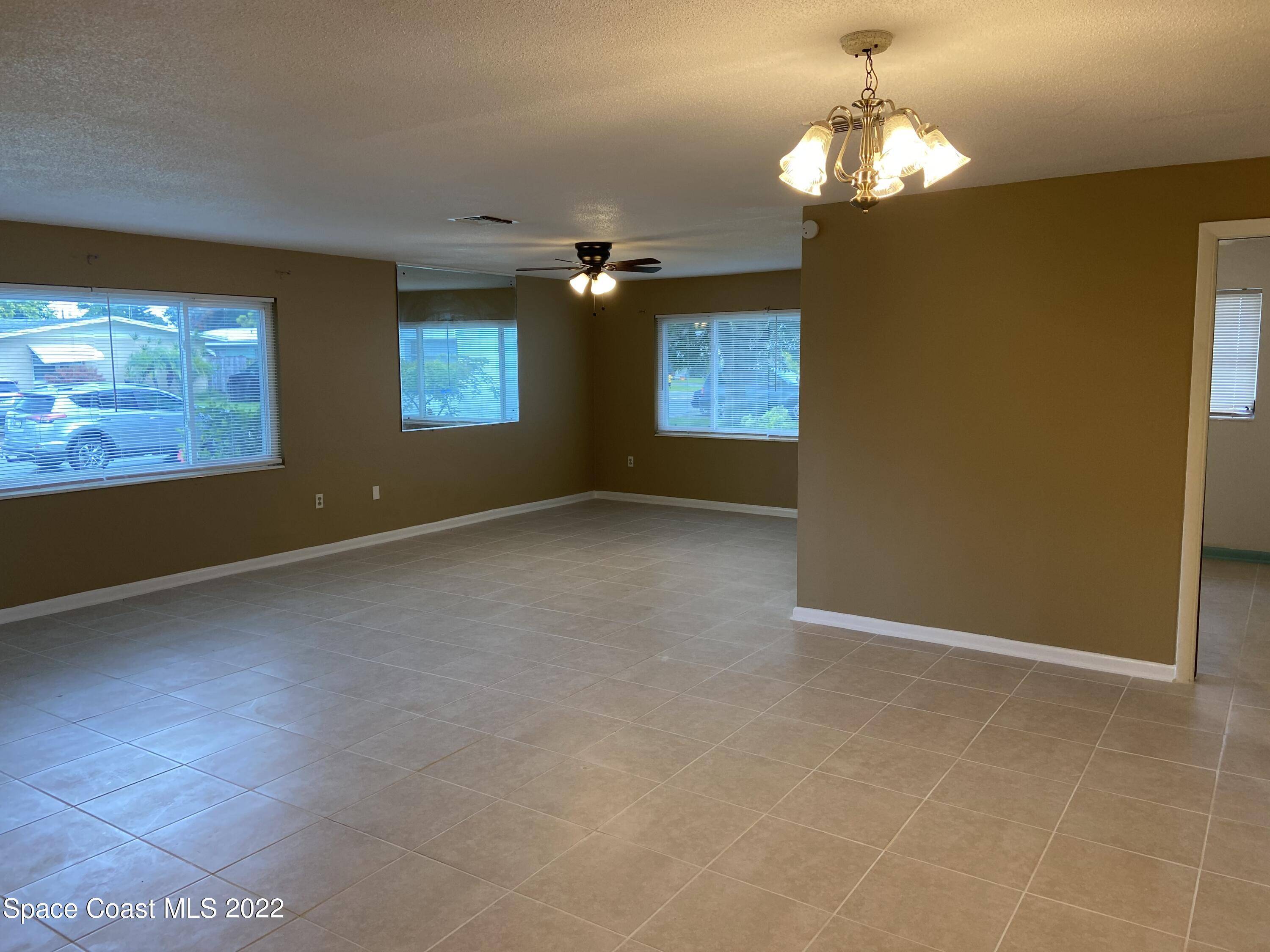 Merritt Island, FL 32953,985 Date AVE