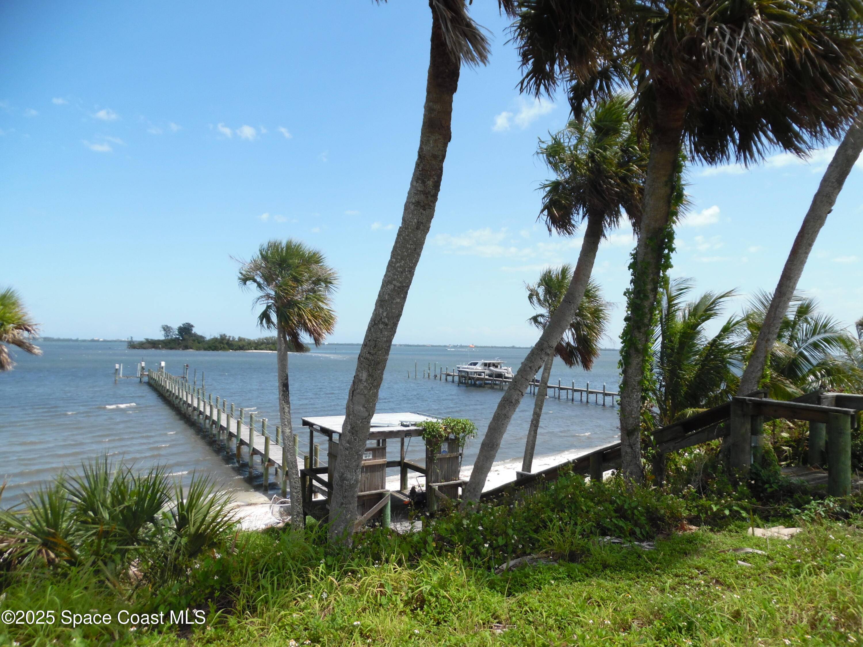 Micco, FL 32976,7492 Highway 1 #Code