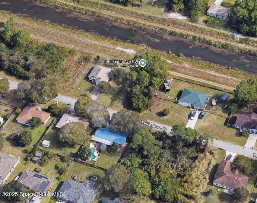 Palm Bay, FL 32908,585 Tejon AVE SW