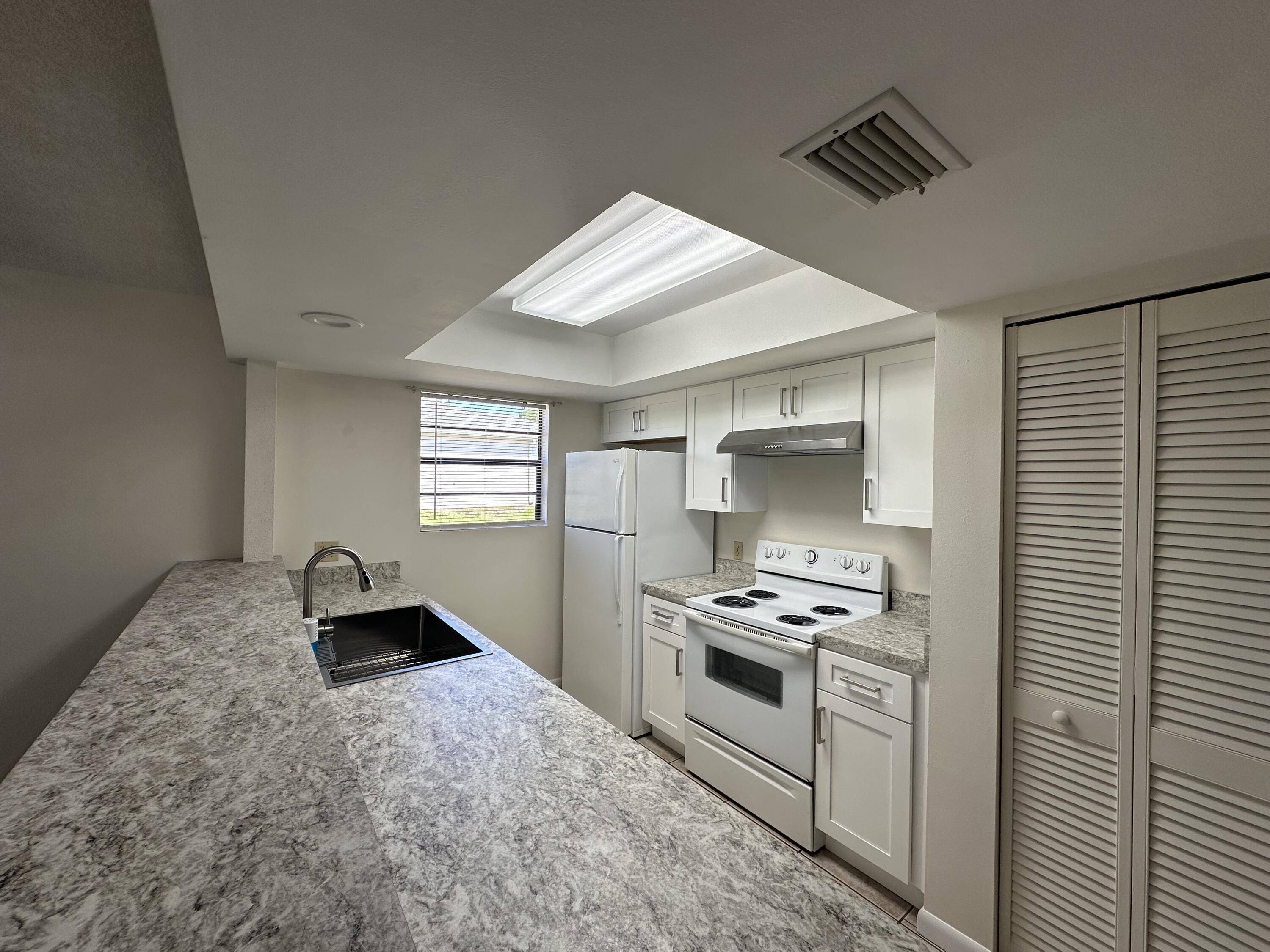 Palm Bay, FL 32909,1637 Morley ST SE #E