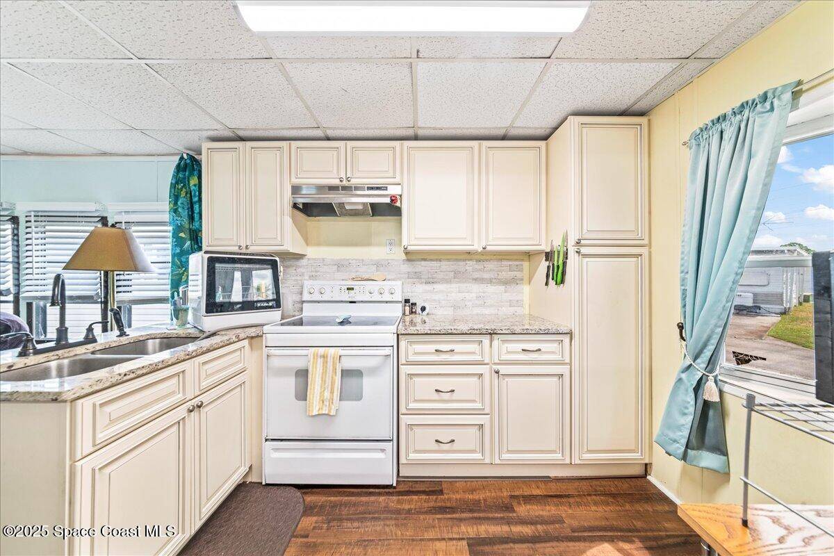 Cocoa, FL 32926,140 Blue Lake PL