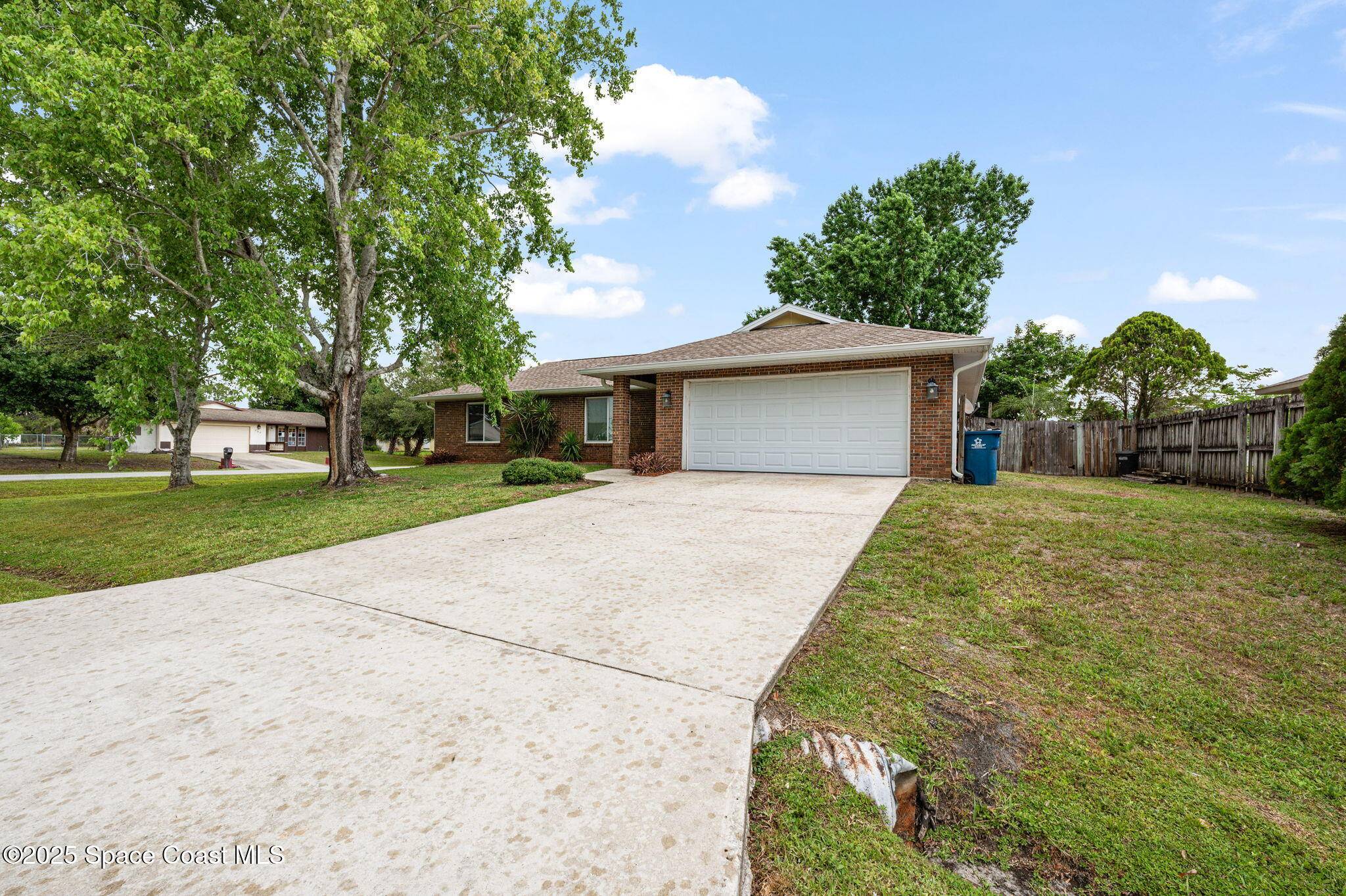 Palm Bay, FL 32907,899 Emden AVE NW