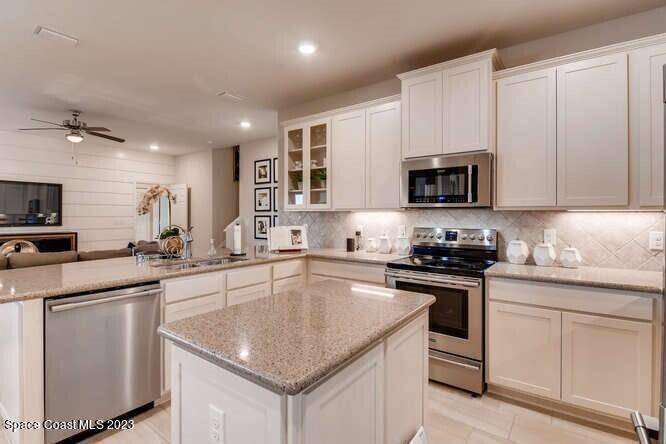 Grant, FL 32949,6951 Cameo DR