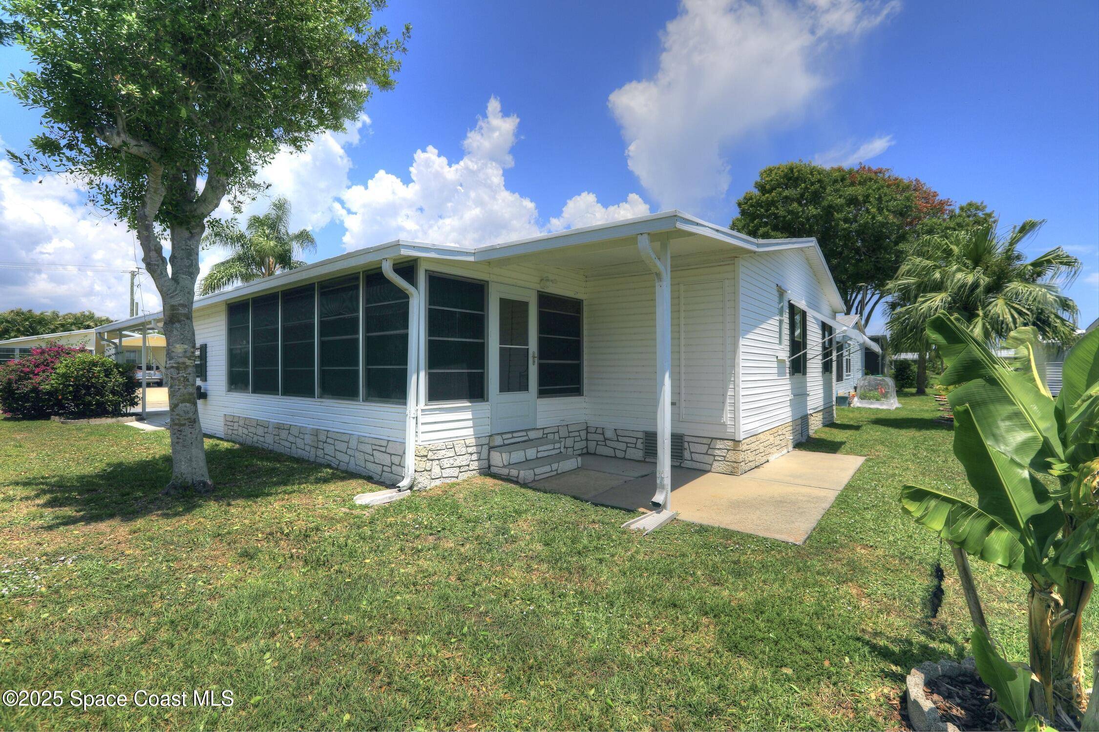 Micco, FL 32976,7621 Niantic AVE #T7