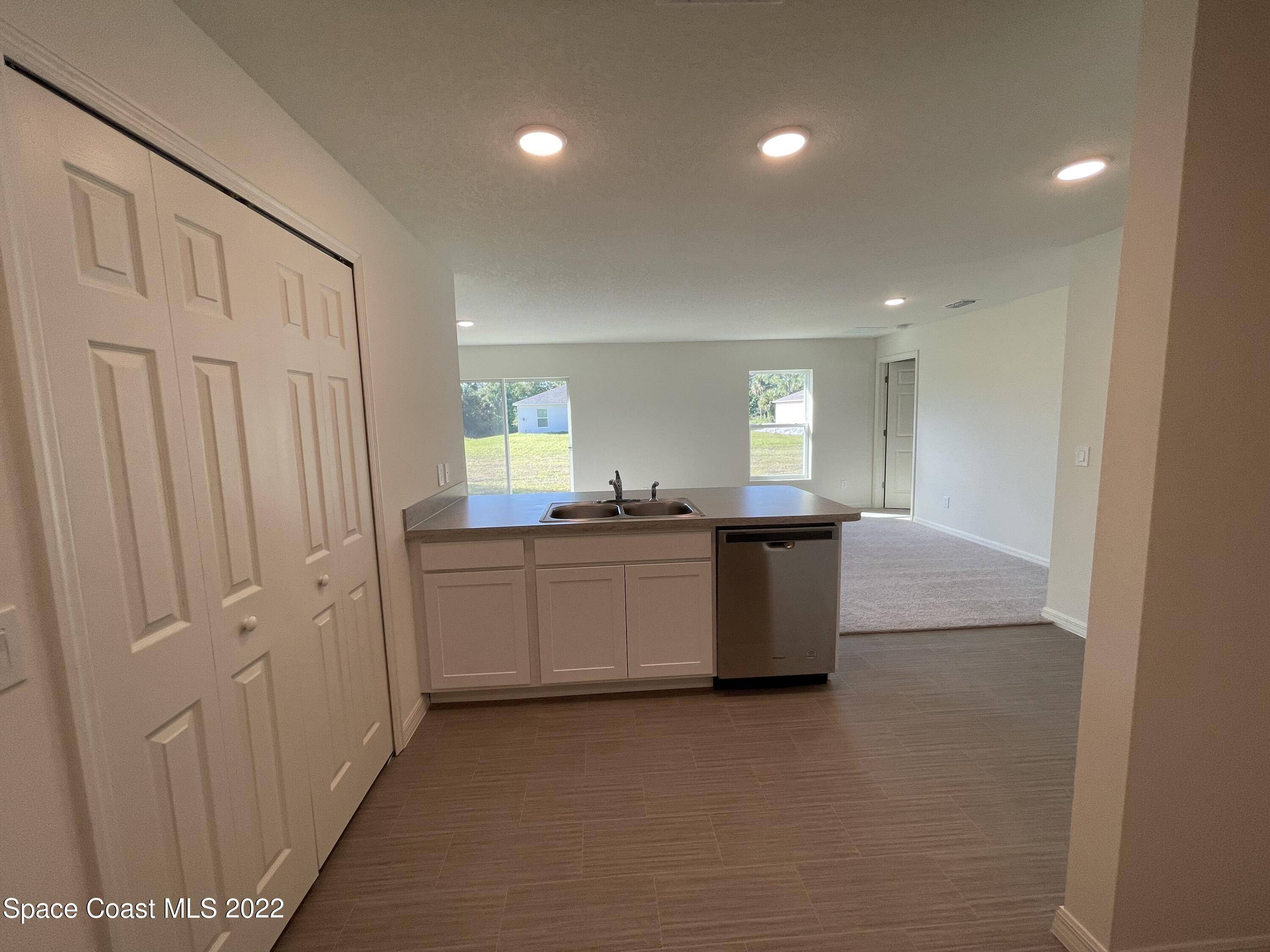 Palm Bay, FL 32908,1218 Landau RD SW