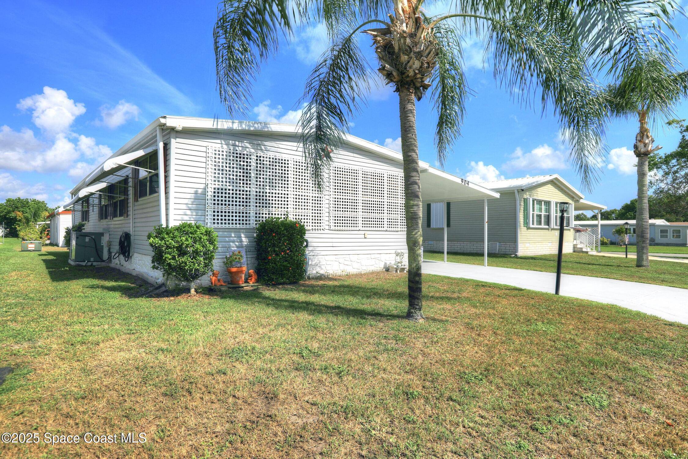 Barefoot Bay, FL 32976,904 Thrush CIR
