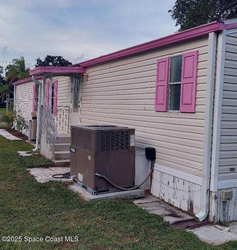 Palm Bay, FL 32907,686 Sunrise CT NE