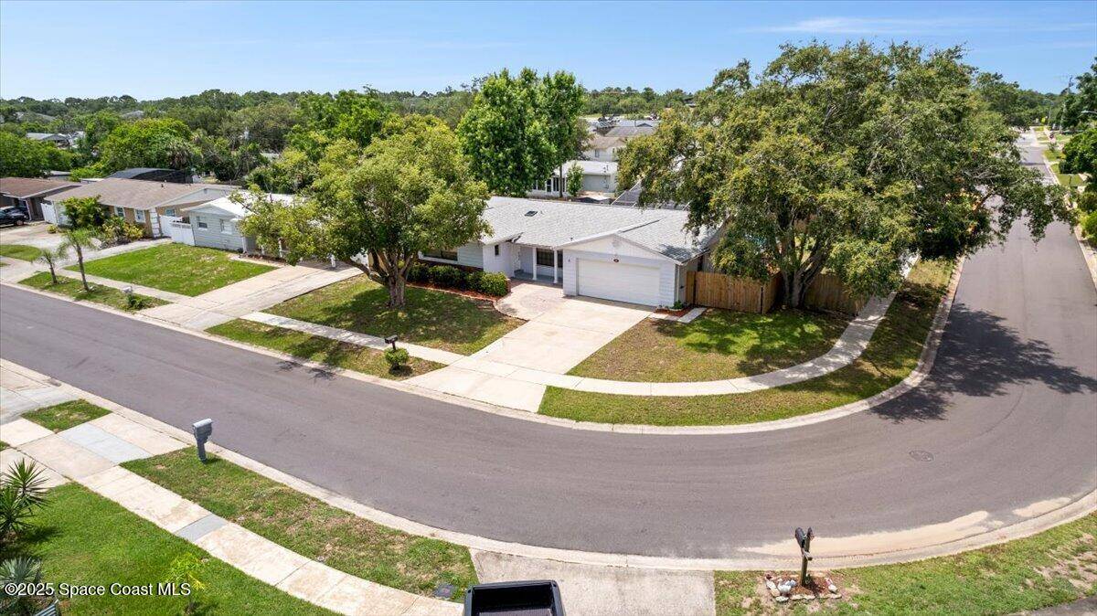 Titusville, FL 32780,935 Penny DR