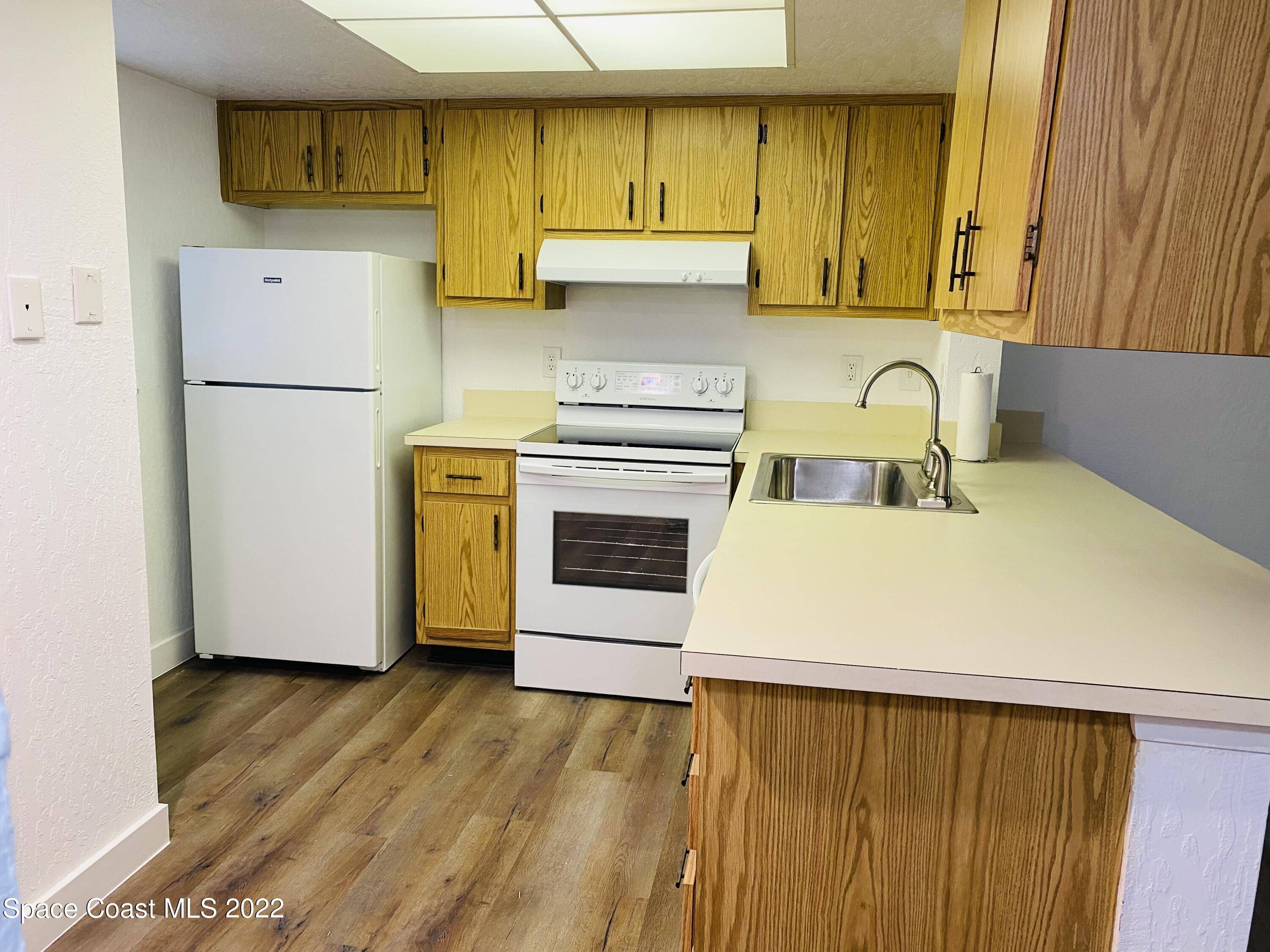 Cocoa, FL 32922,1604 University LN #1102
