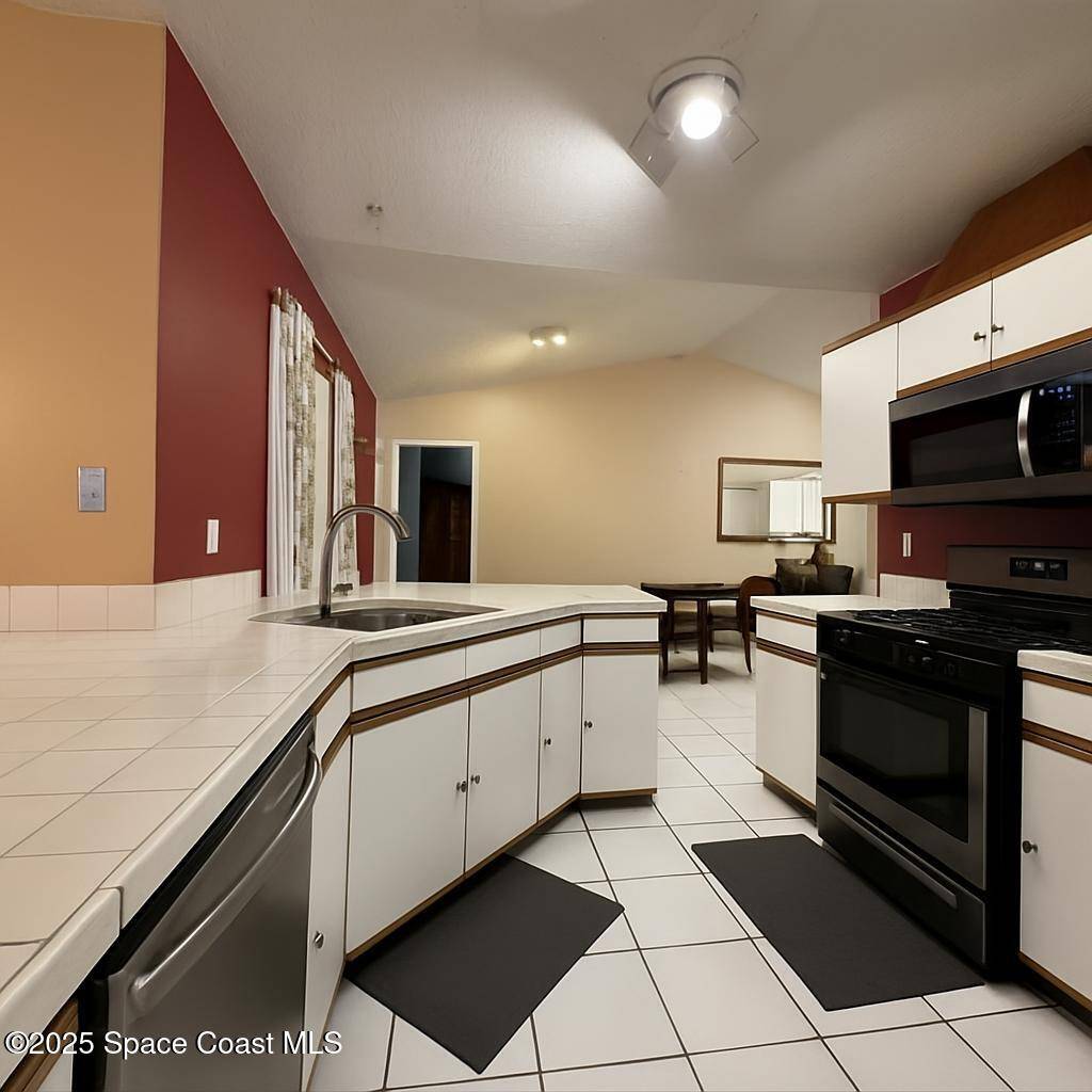 Palm Bay, FL 32909,831 Fletcher RD SE