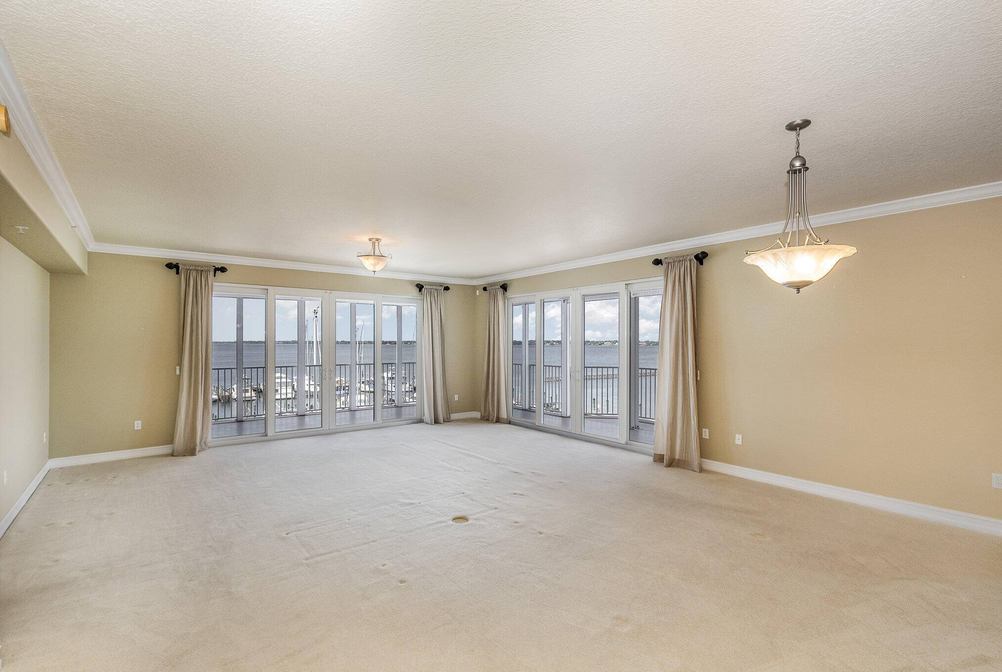 Cocoa, FL 32922,93 Delannoy AVE #405