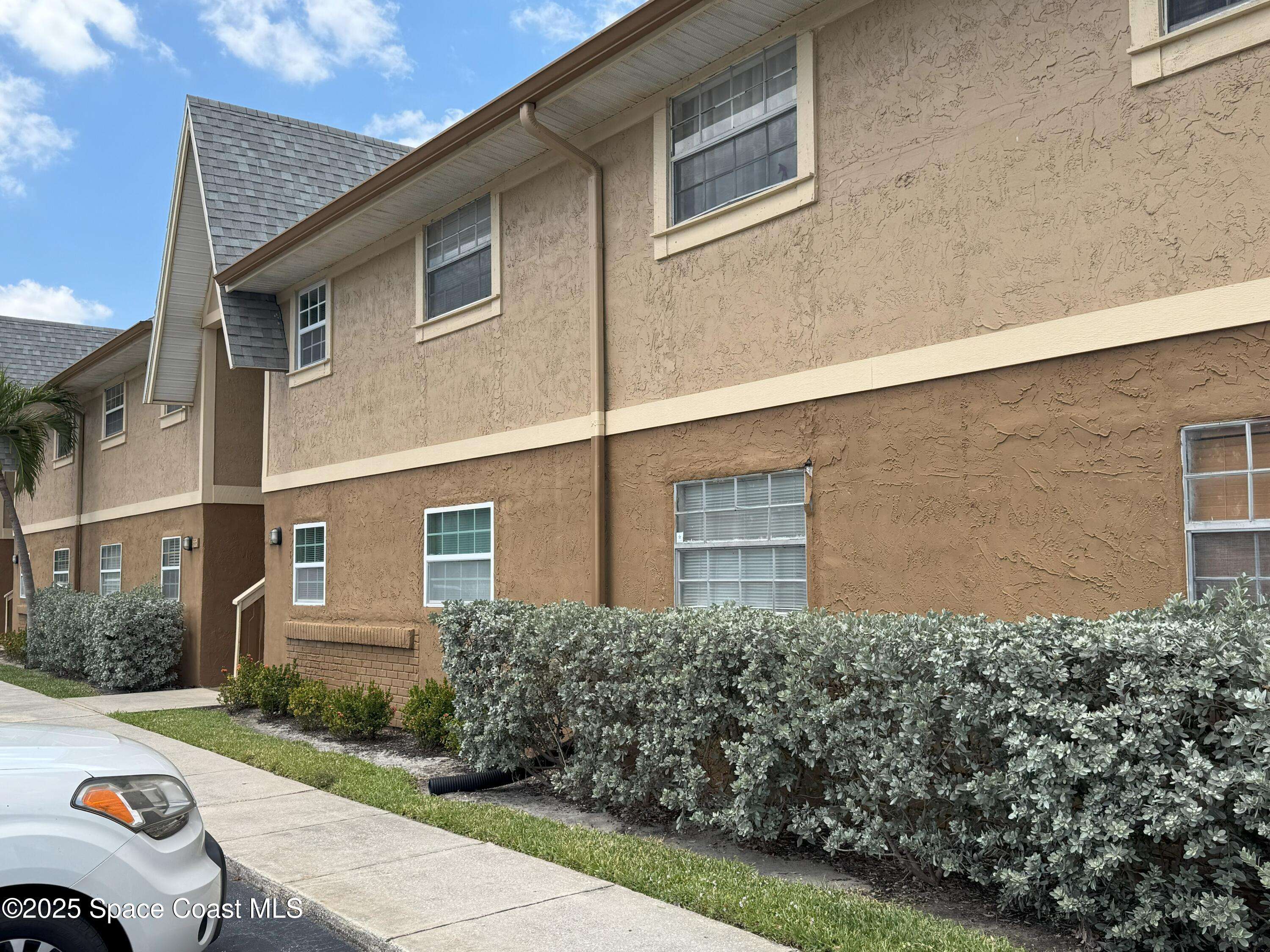 Melbourne, FL 32935,220 Preston LN #220