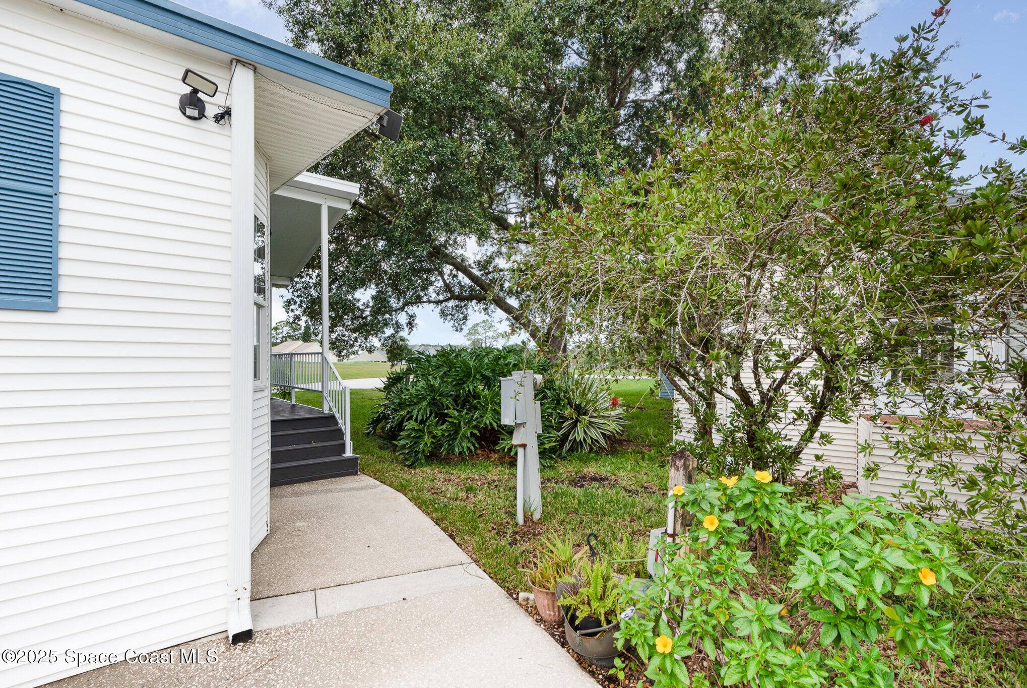 Titusville, FL 32780,584 Lake DR