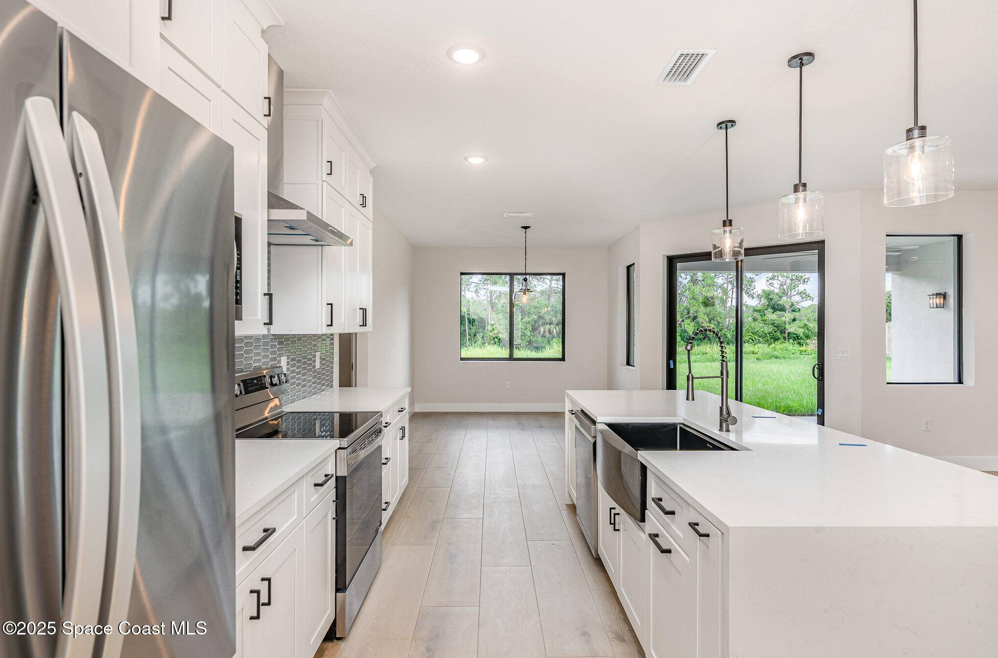 Palm Bay, FL 32908,825 Tejon AVE SW