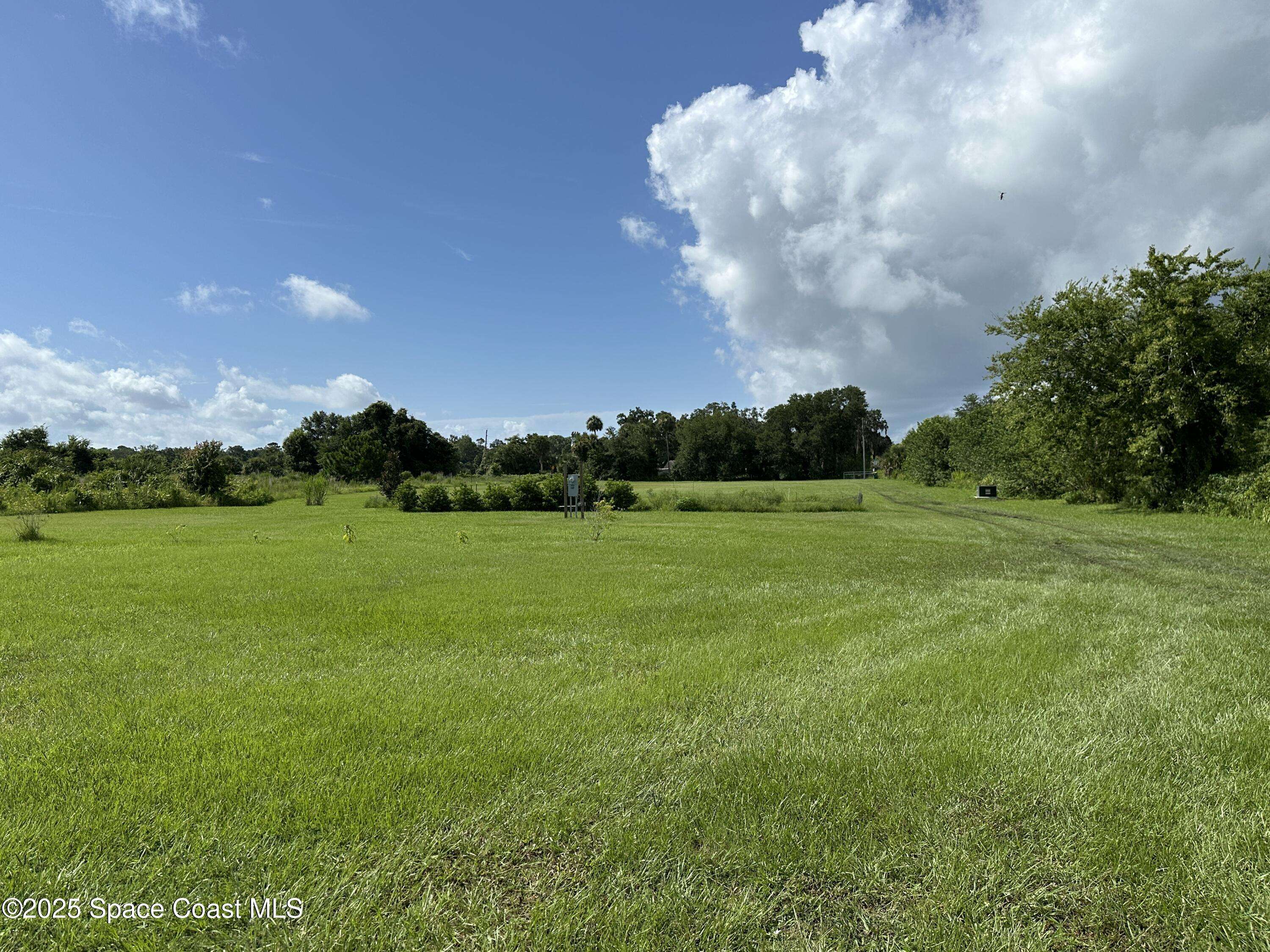 Mims, FL 32754,5955 Dixie WAY