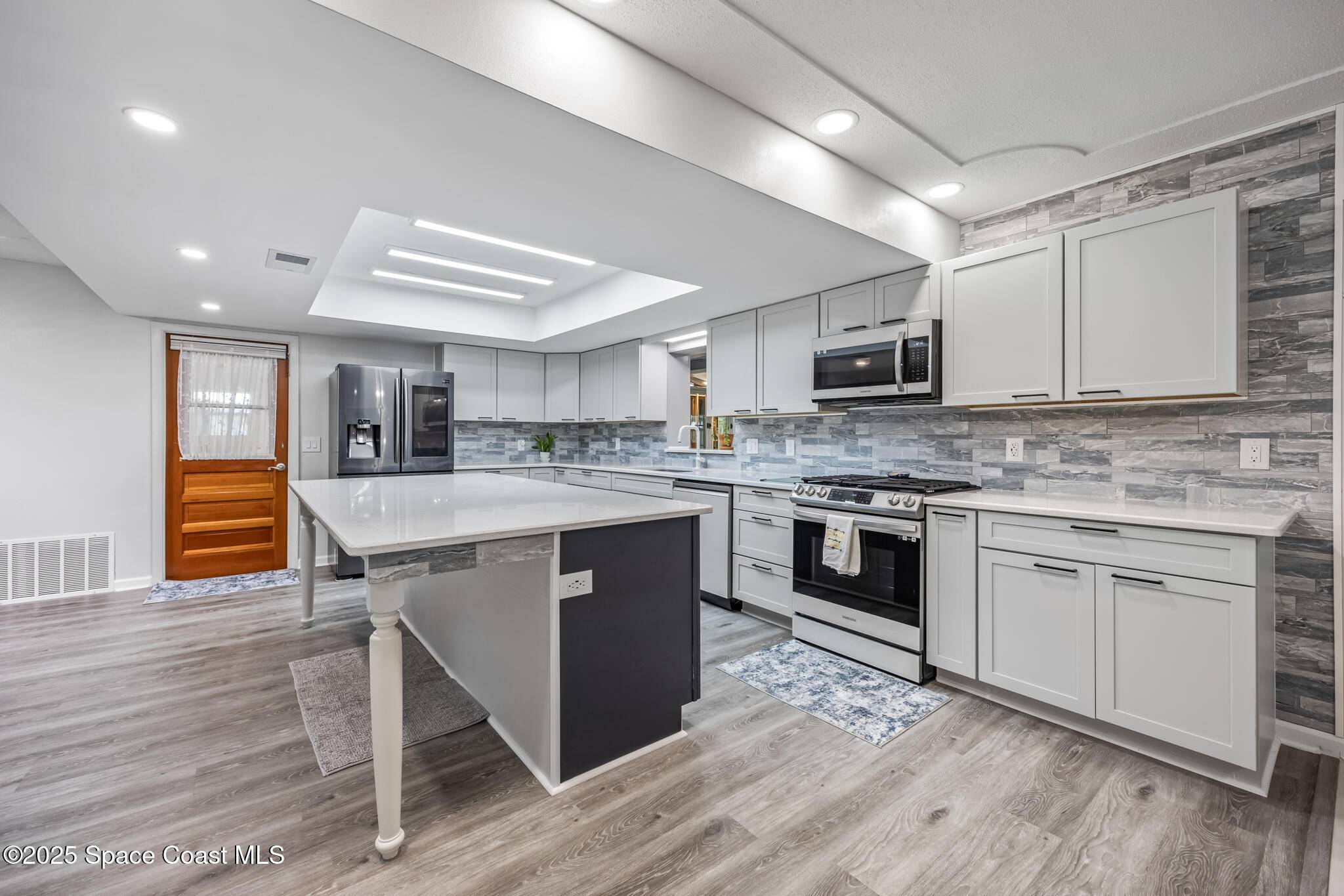 Melbourne, FL 32901,2615 Putters LN