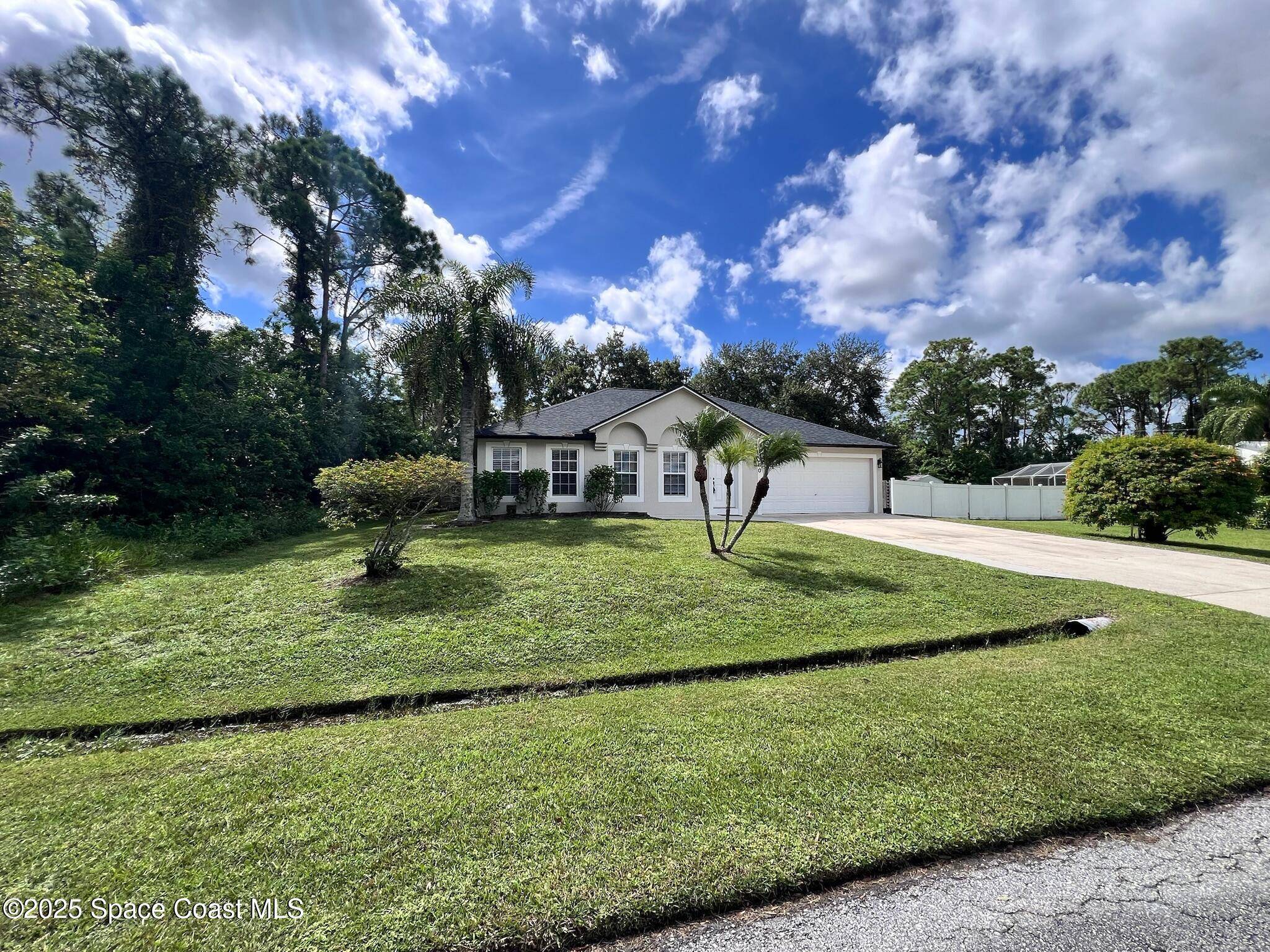 Palm Bay, FL 32909,380 Courtney ST SE