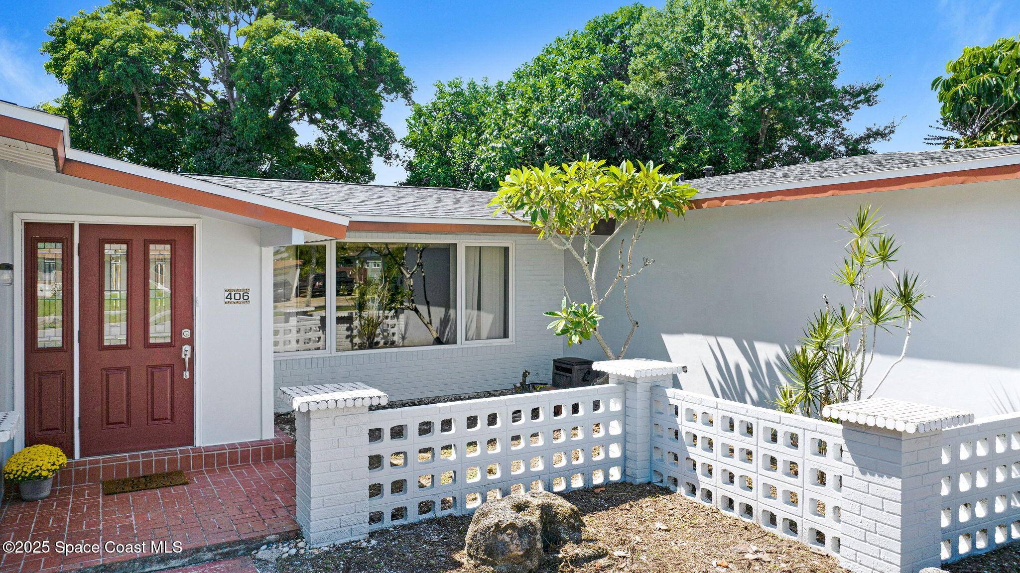 Satellite Beach, FL 32937,406 Skylark BLVD