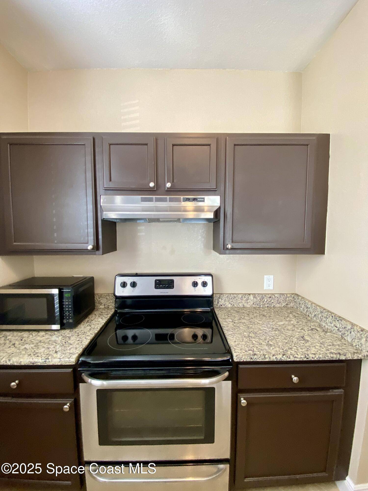 Orlando, FL 32829,8933 Lee  Vista BLVD #2609