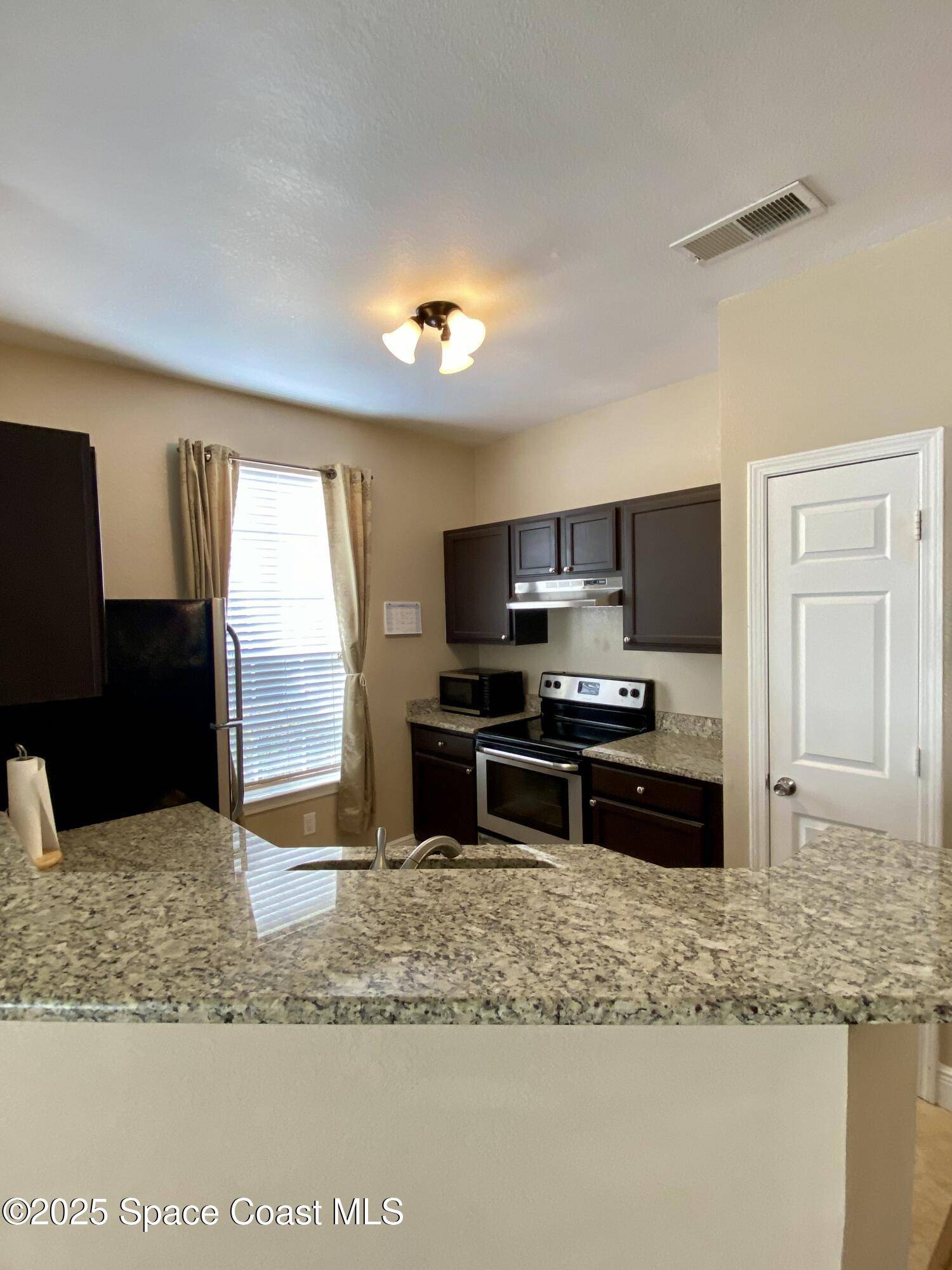 Orlando, FL 32829,8933 Lee  Vista BLVD #2609